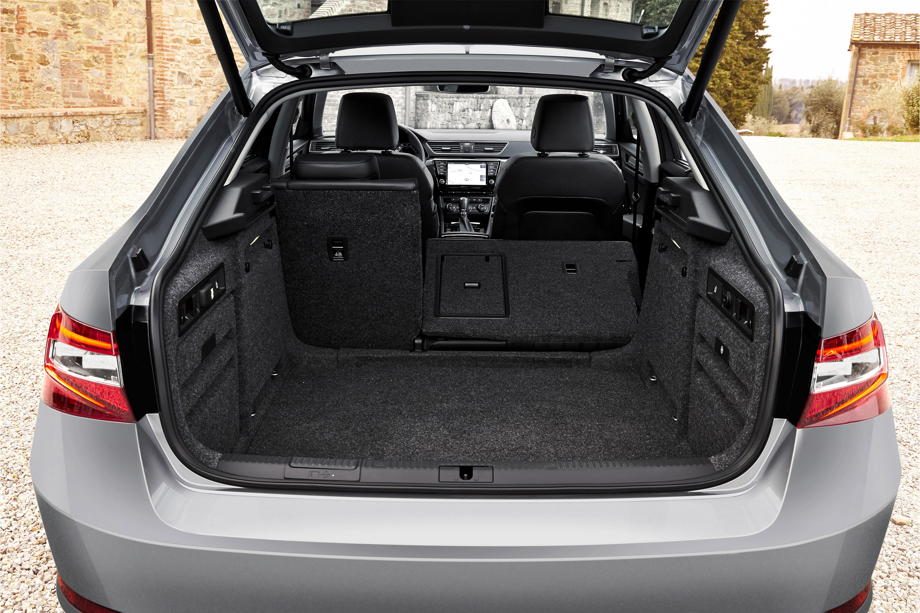 Skoda Superb photo #50