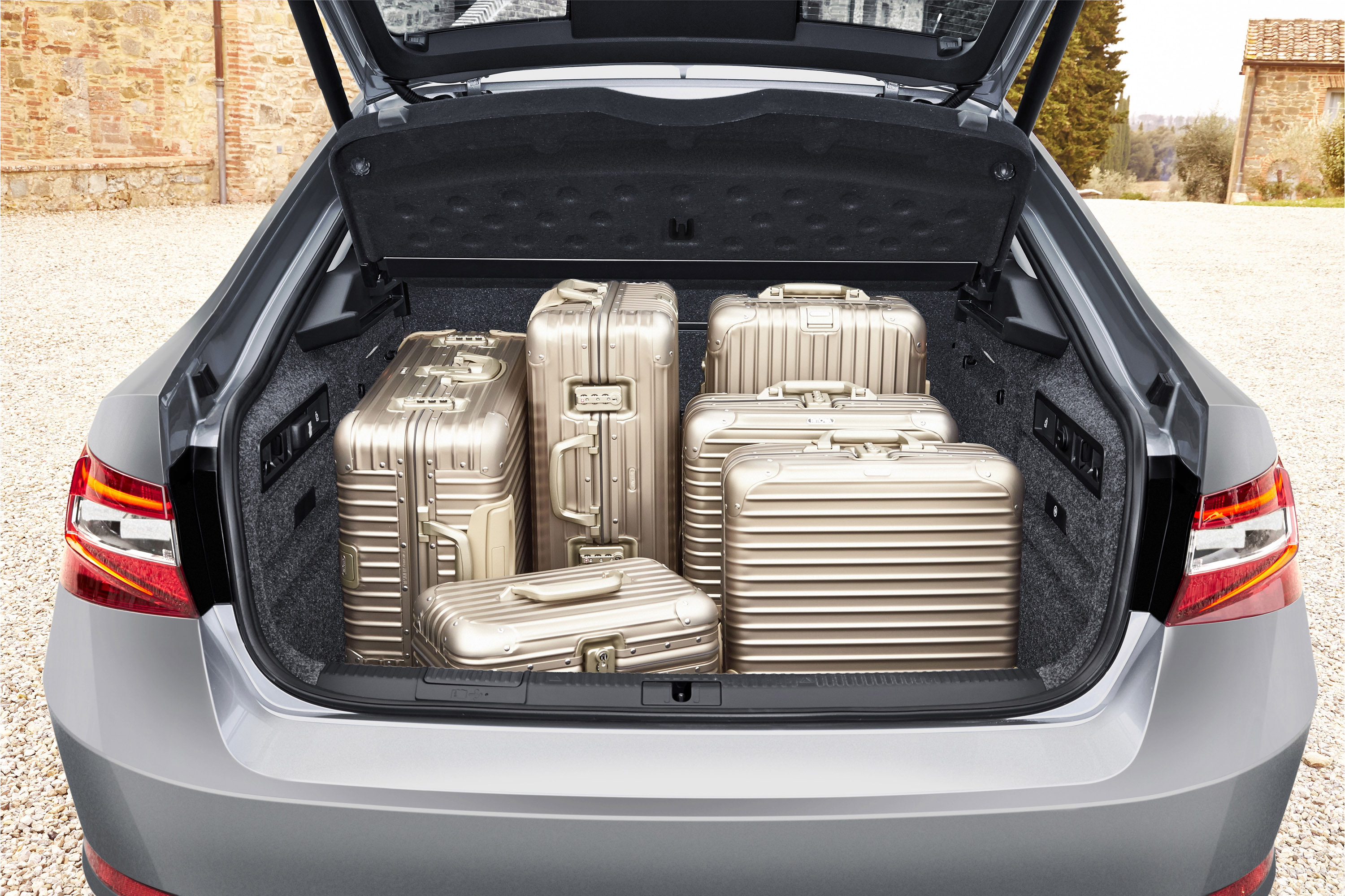 Skoda Superb photo #54