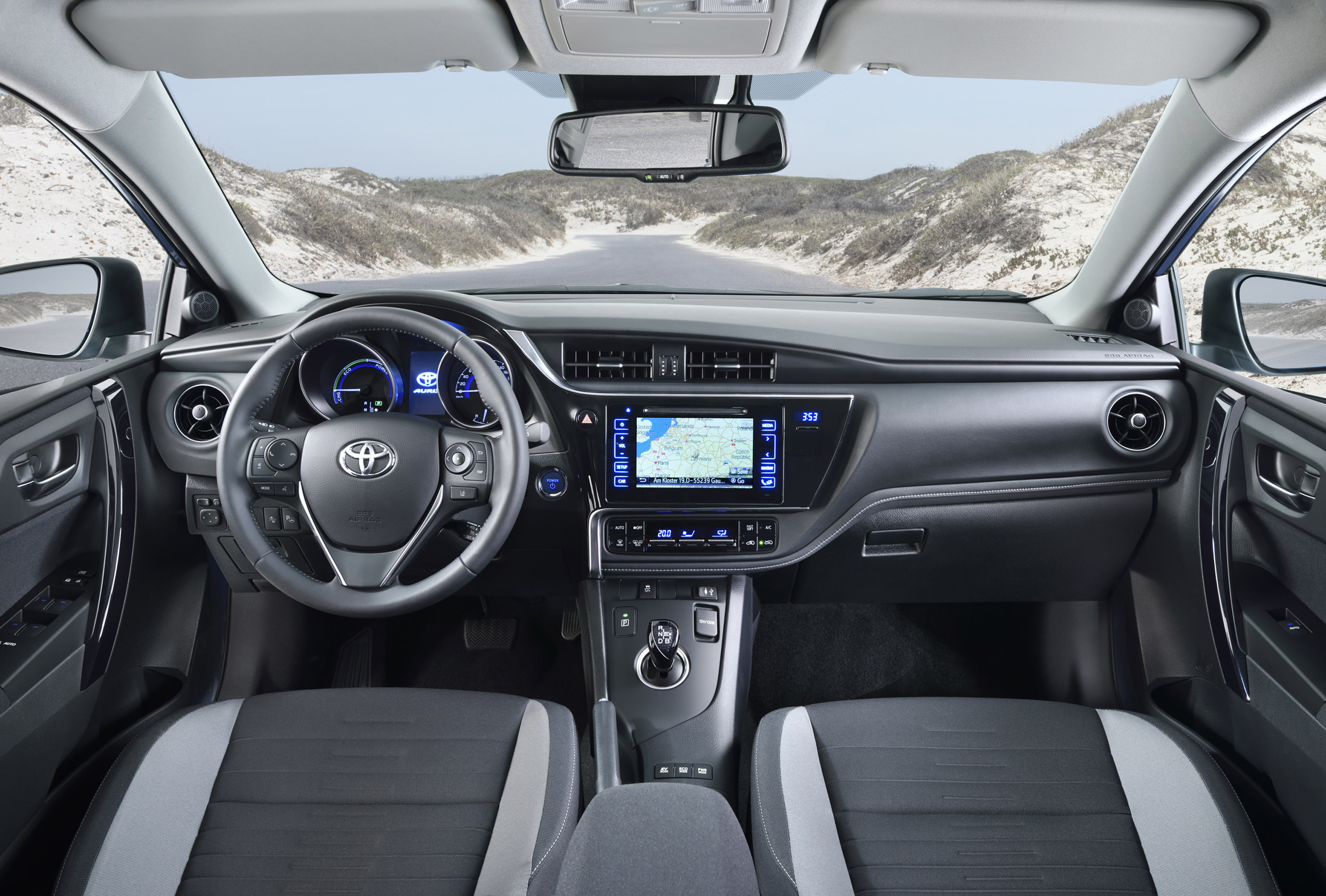 Toyota Auris photo #39