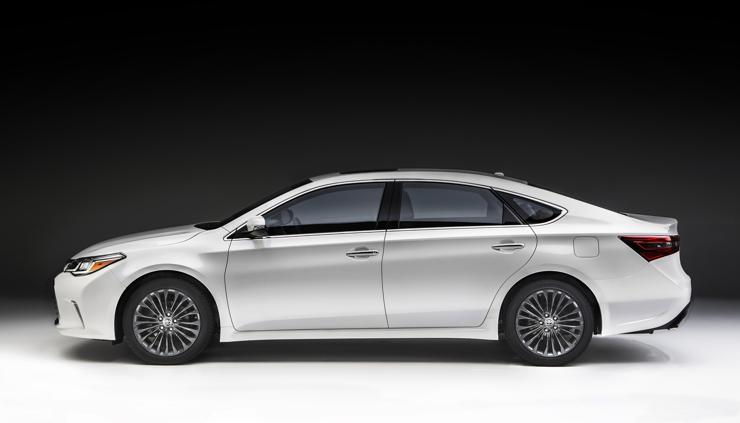 Toyota Avalon photo #5