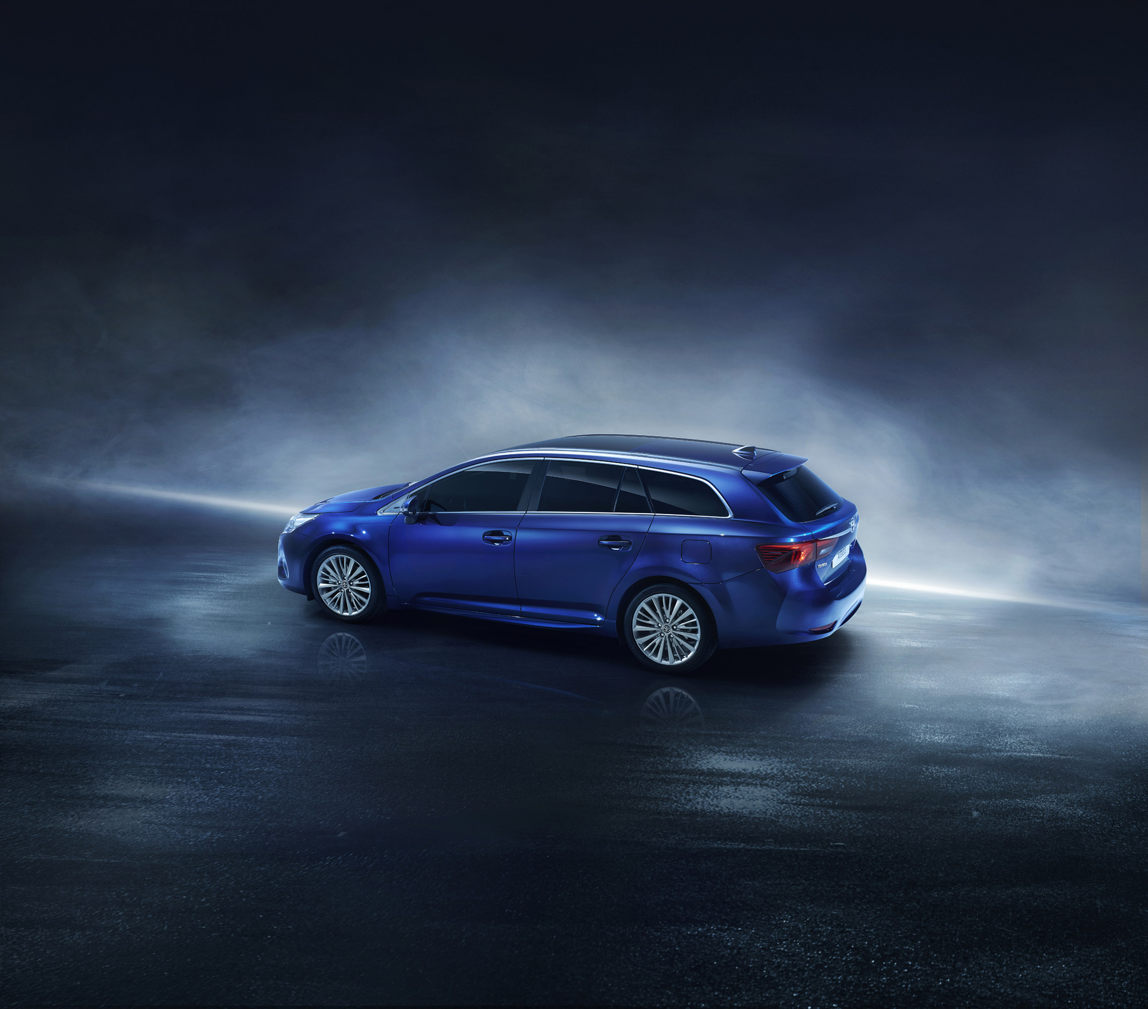 Toyota Avensis photo #24