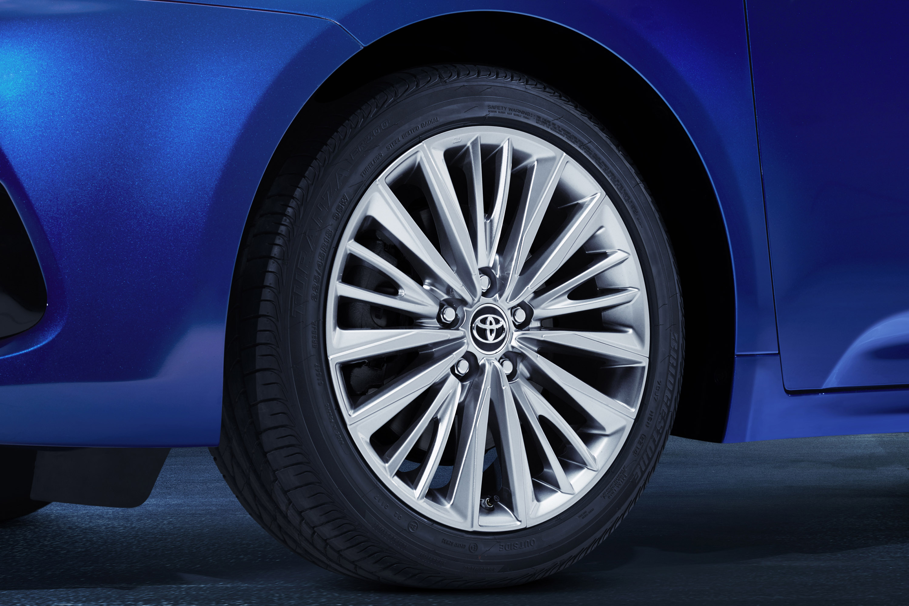 Toyota Avensis photo #27