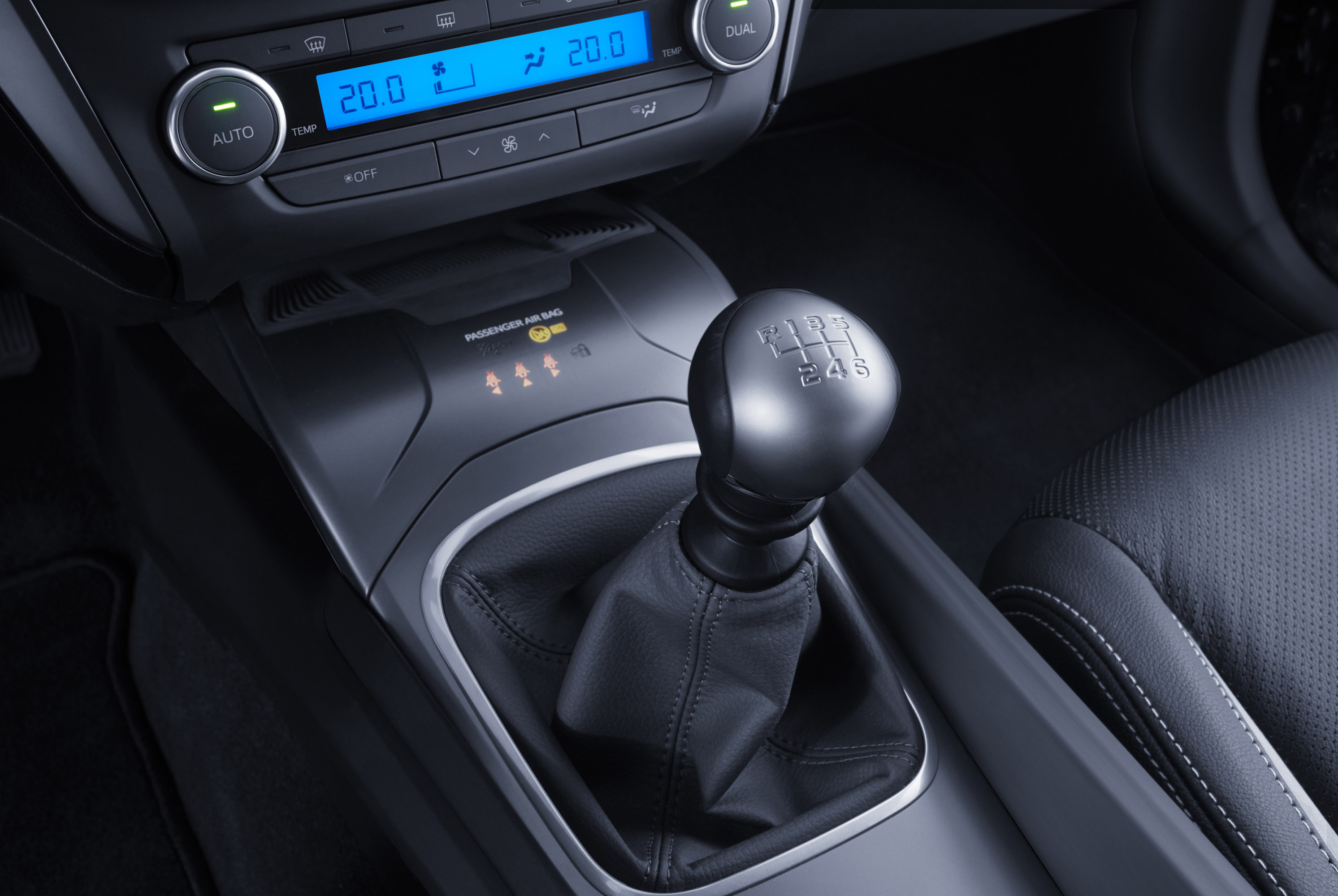 Toyota Avensis photo #33