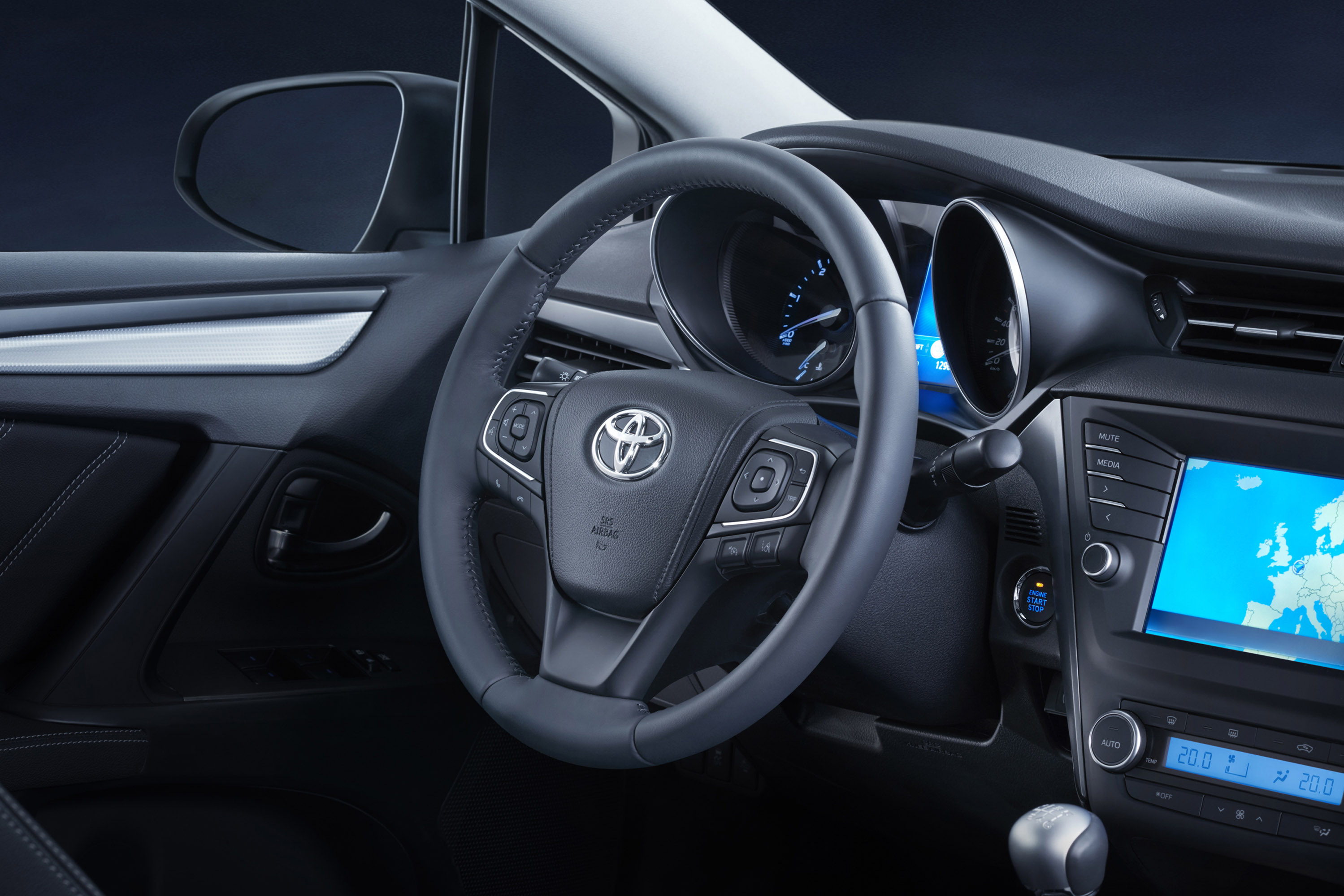 Toyota Avensis photo #36
