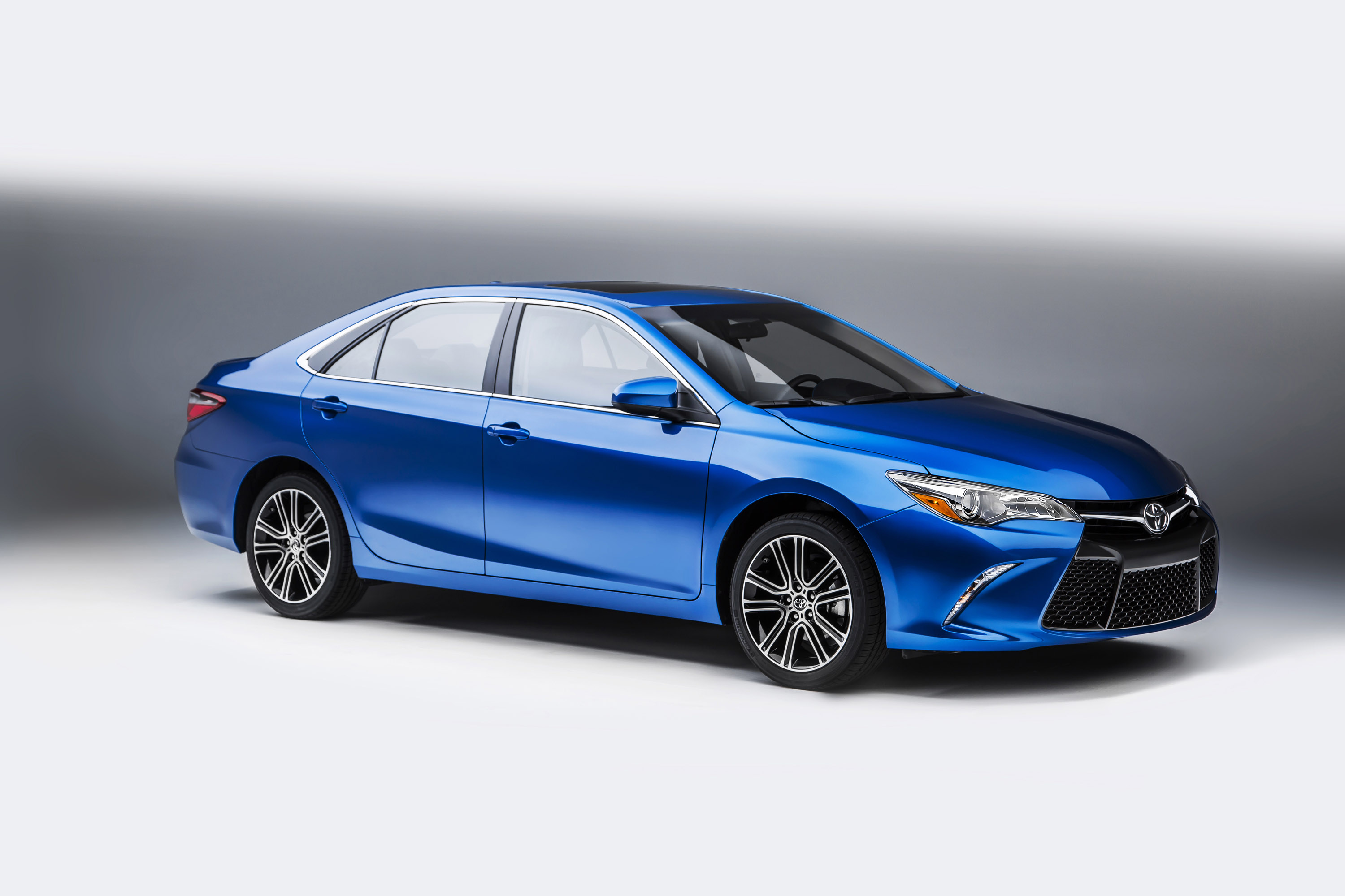 Toyota Camry Special Edition photo #1