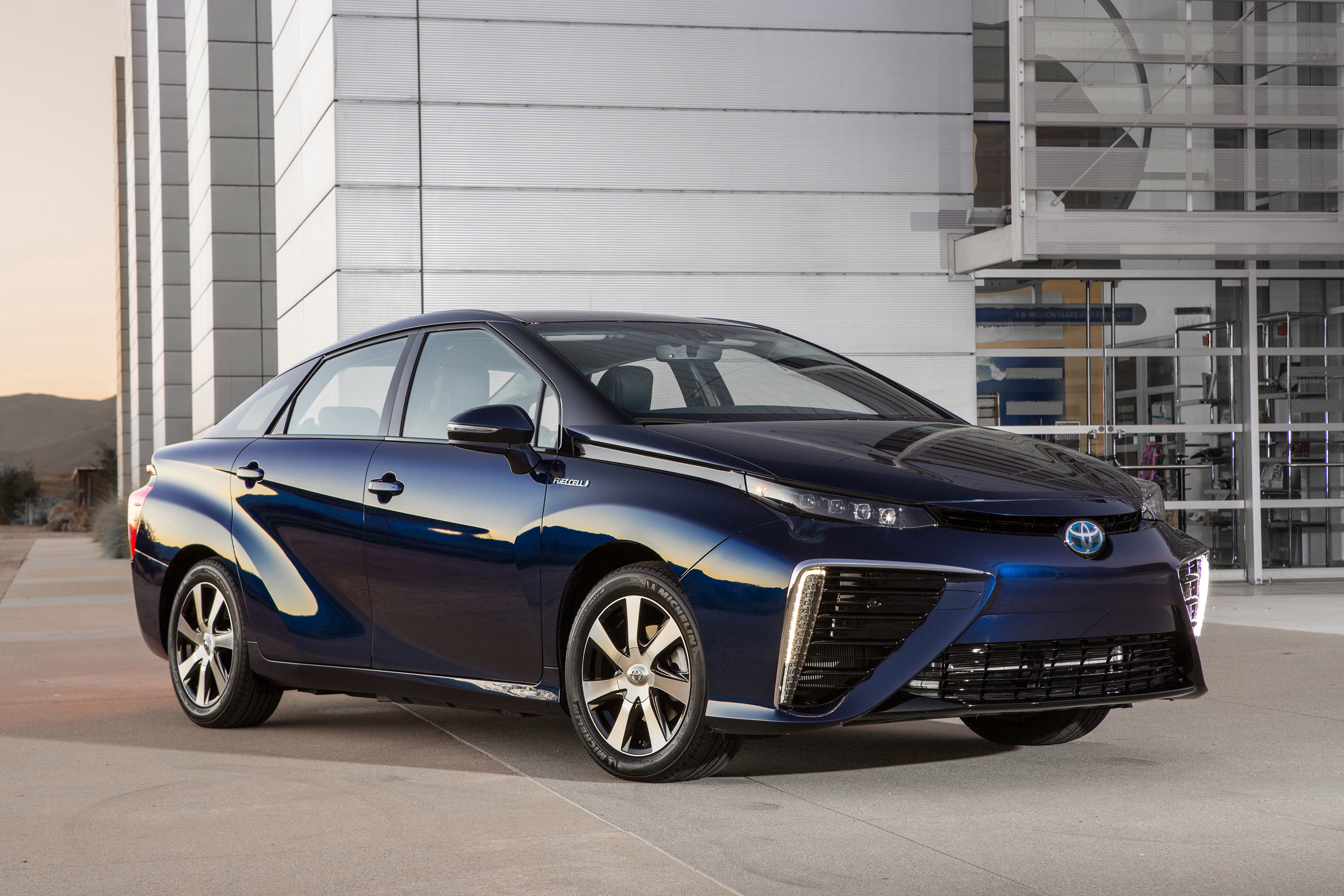 Toyota Mirai photo #1