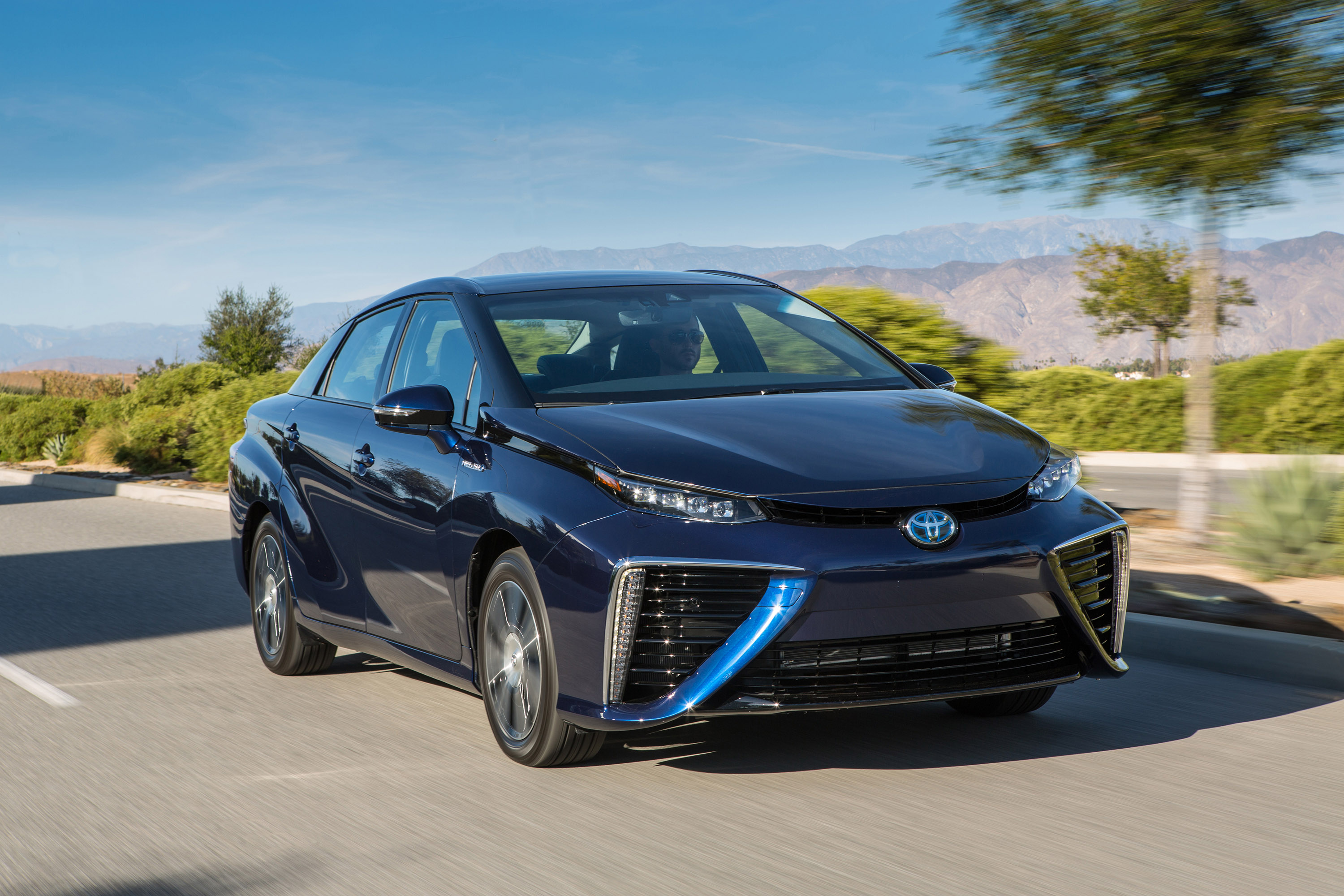 Toyota Mirai photo #15