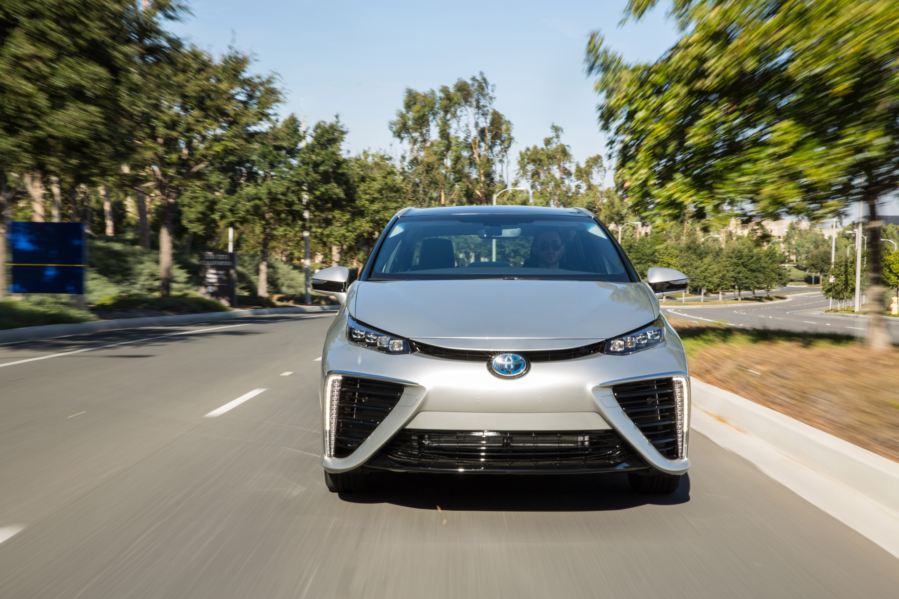 Toyota Mirai photo #18