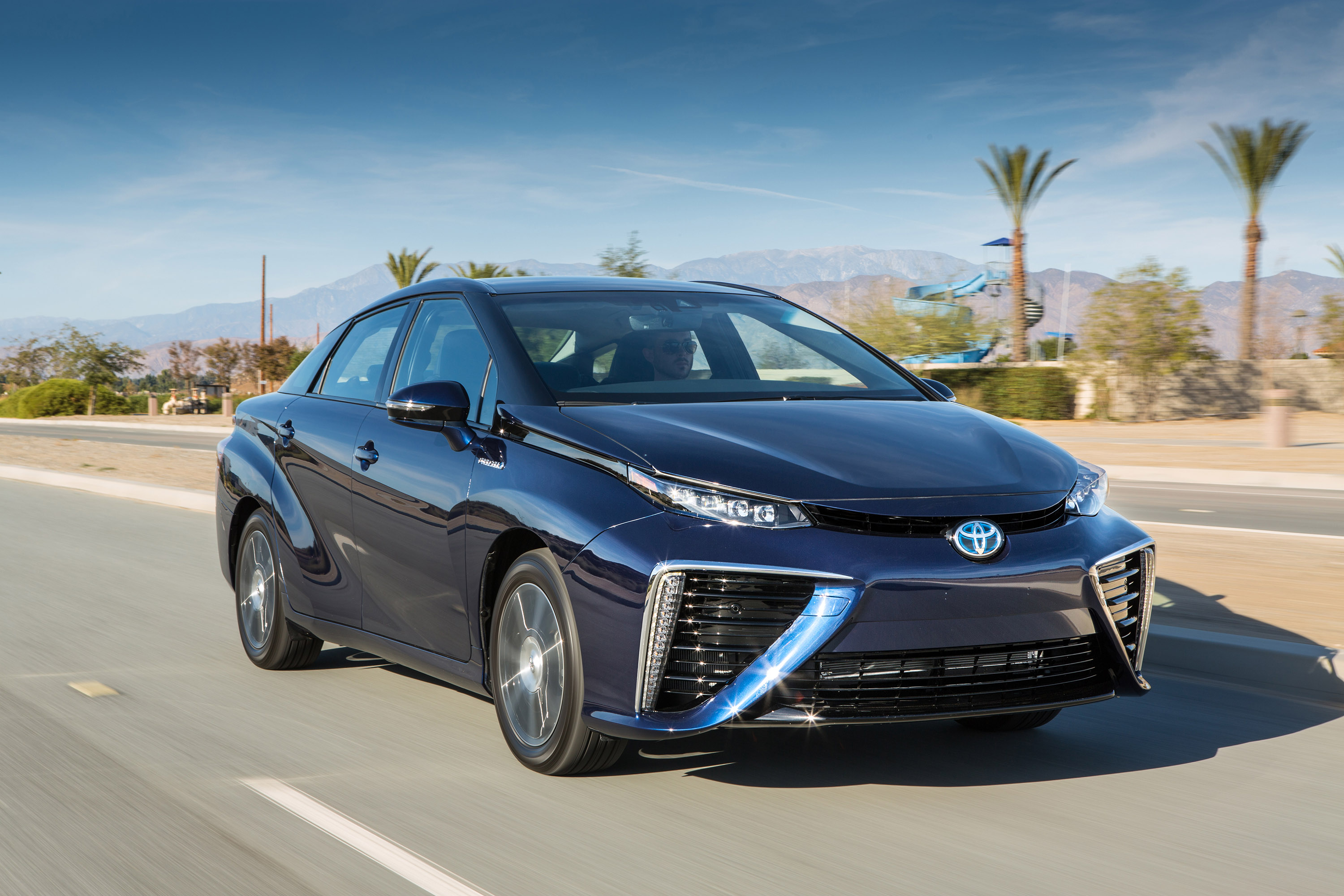Toyota Mirai photo #19