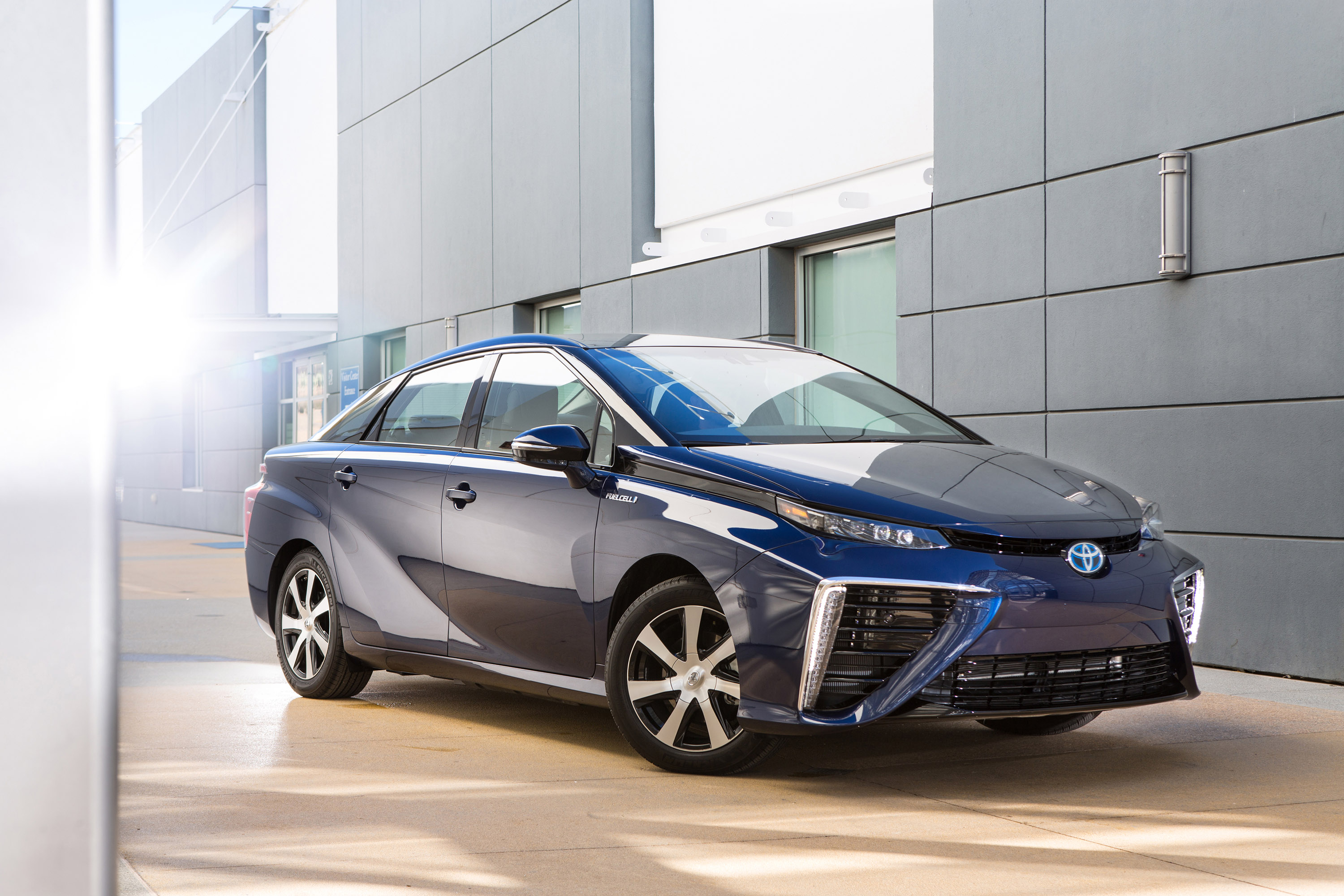 Toyota Mirai photo #27