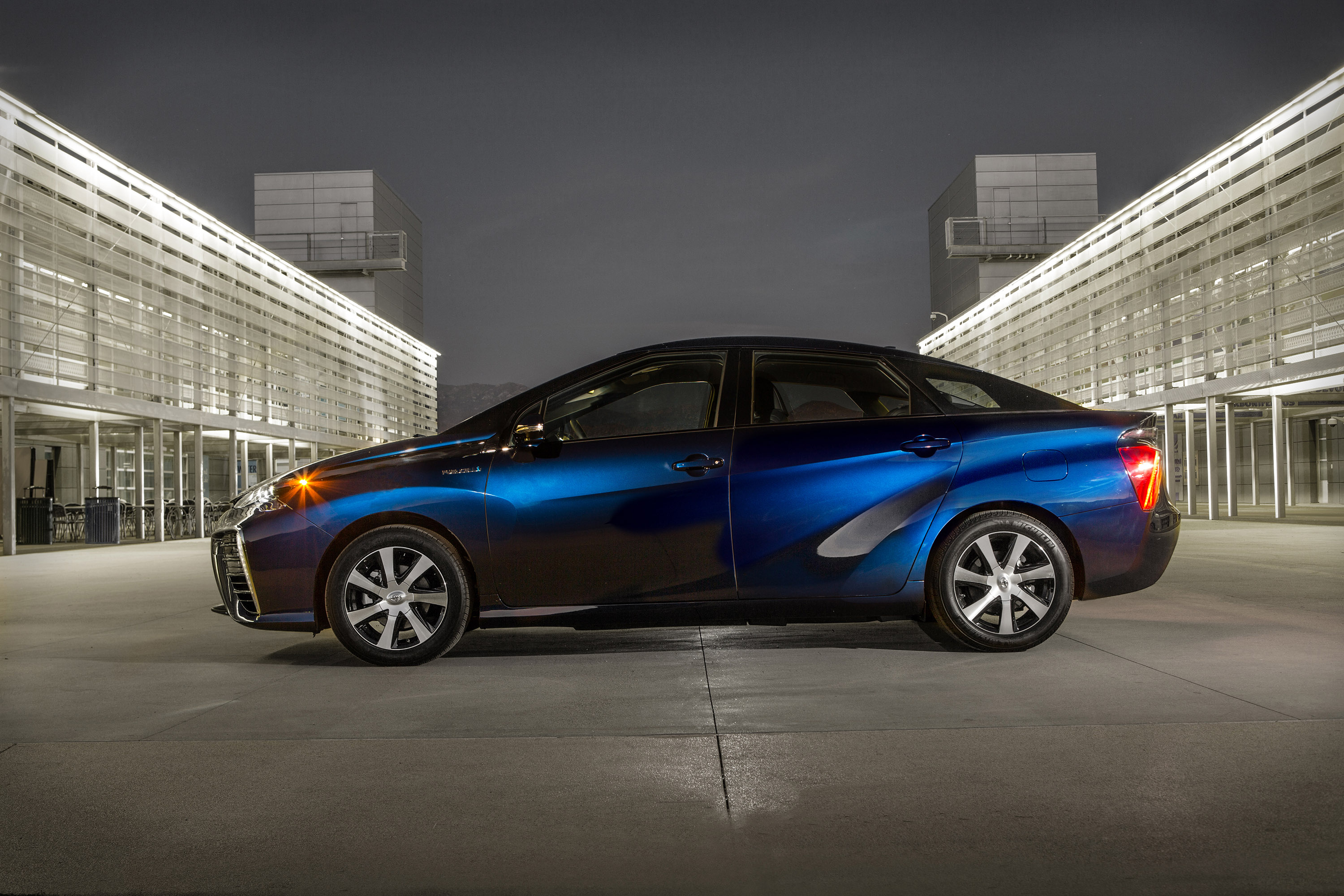 Toyota Mirai photo #33