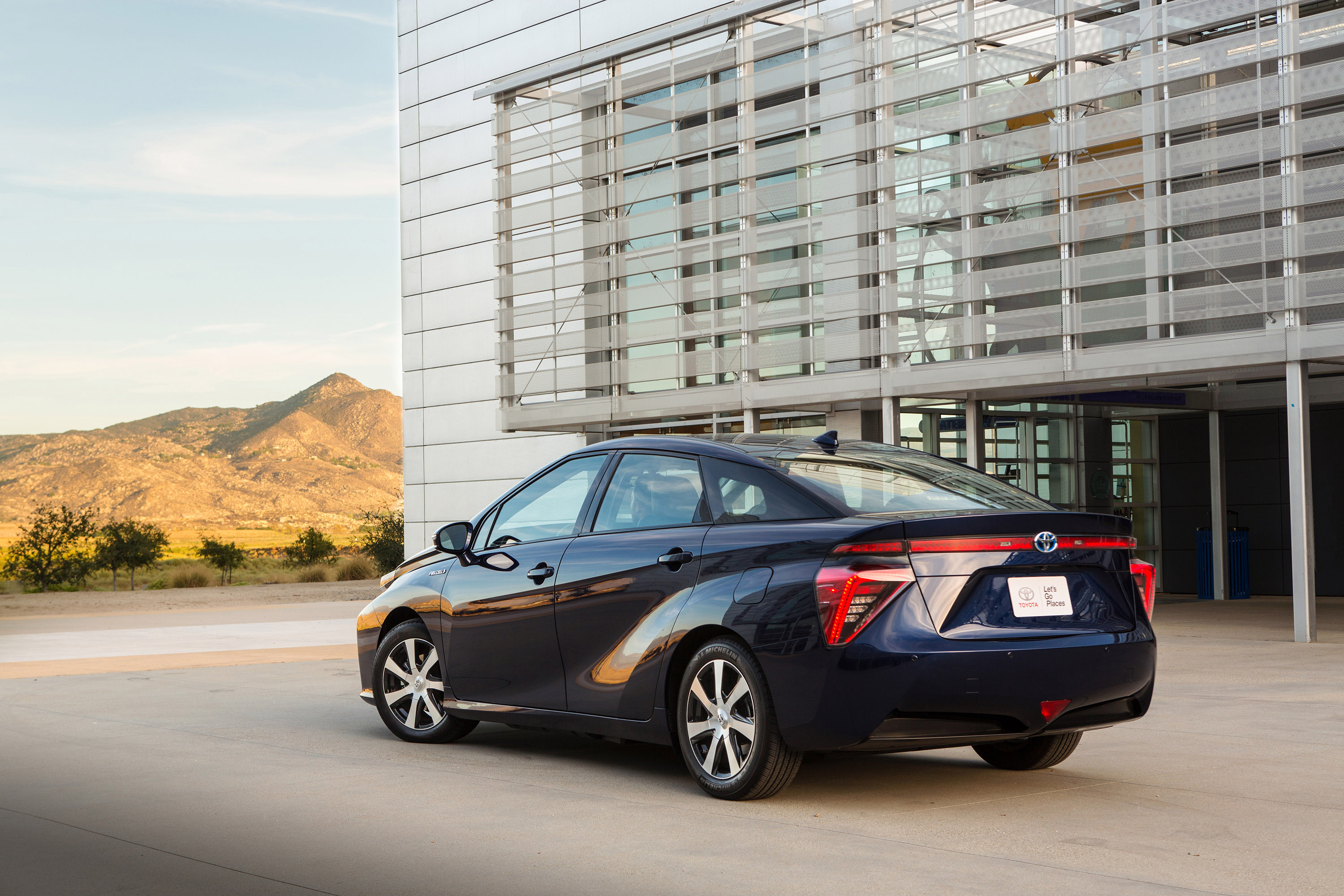 Toyota Mirai photo #35