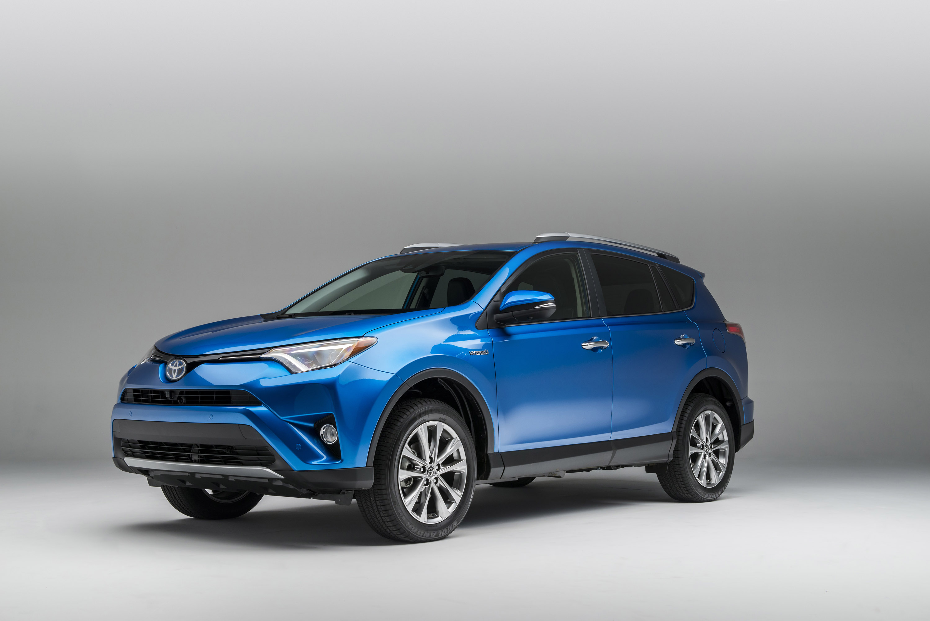 Toyota RAV4 Hybrid photo #1