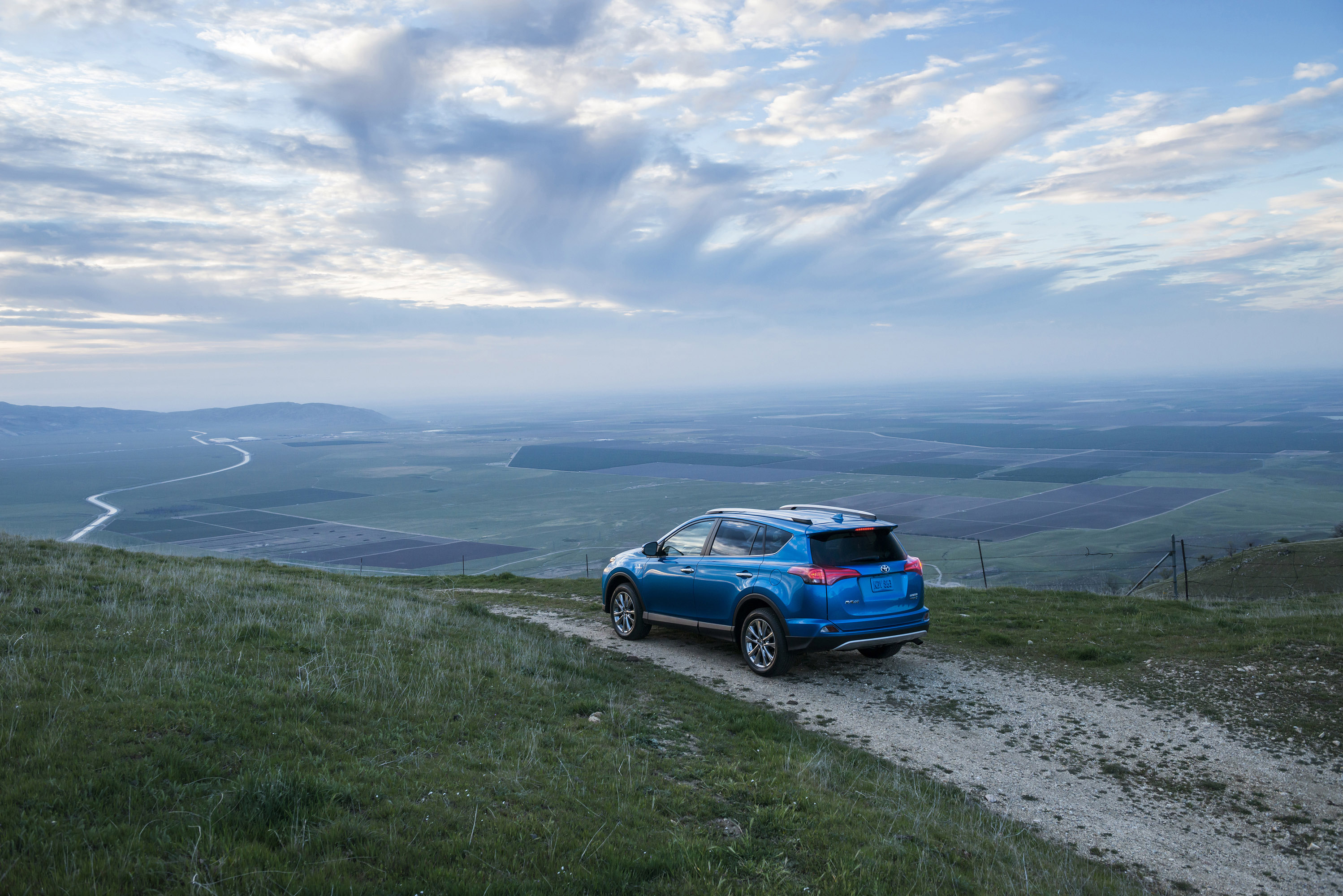 Toyota RAV4 Hybrid photo #20