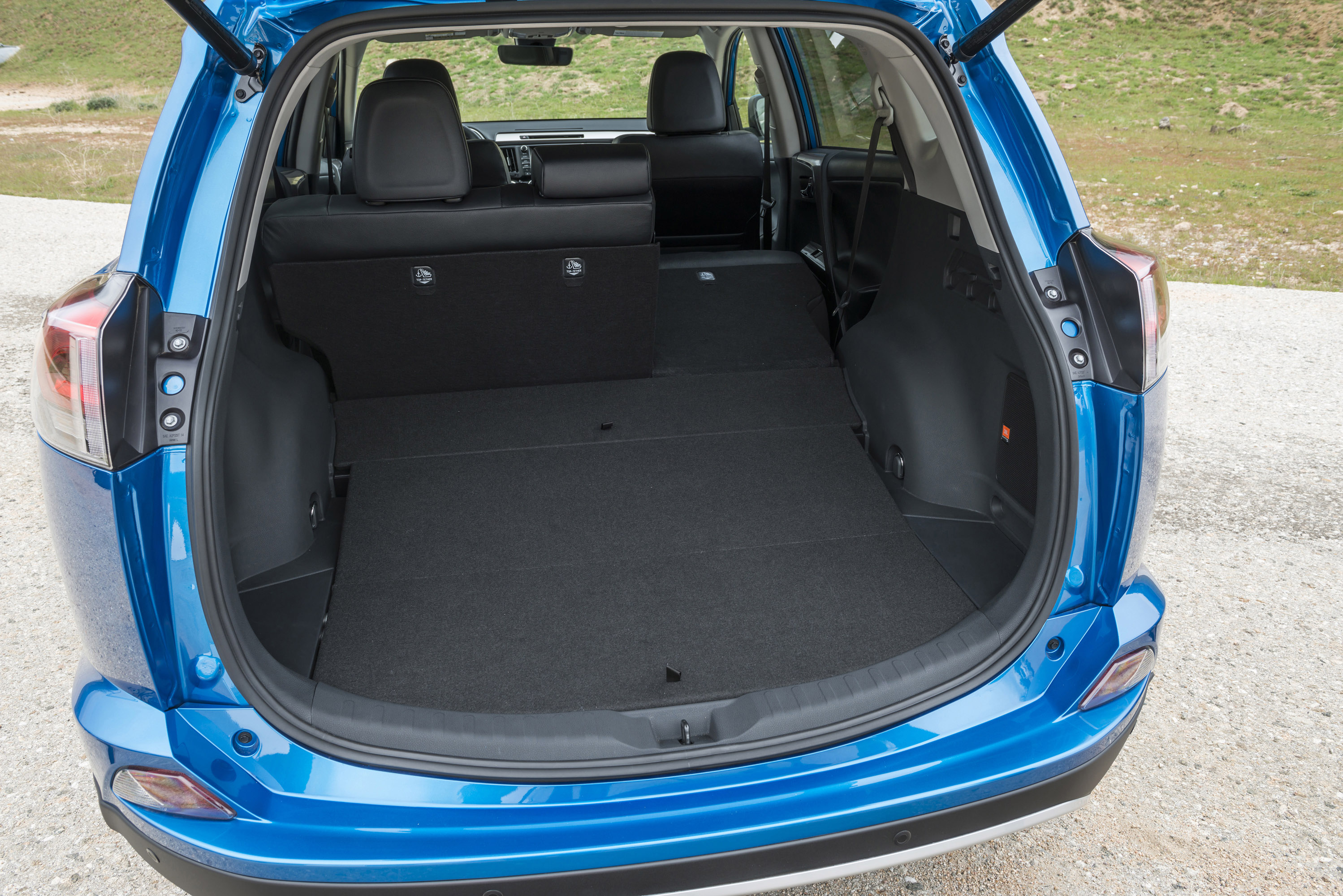 Toyota RAV4 Hybrid photo #34