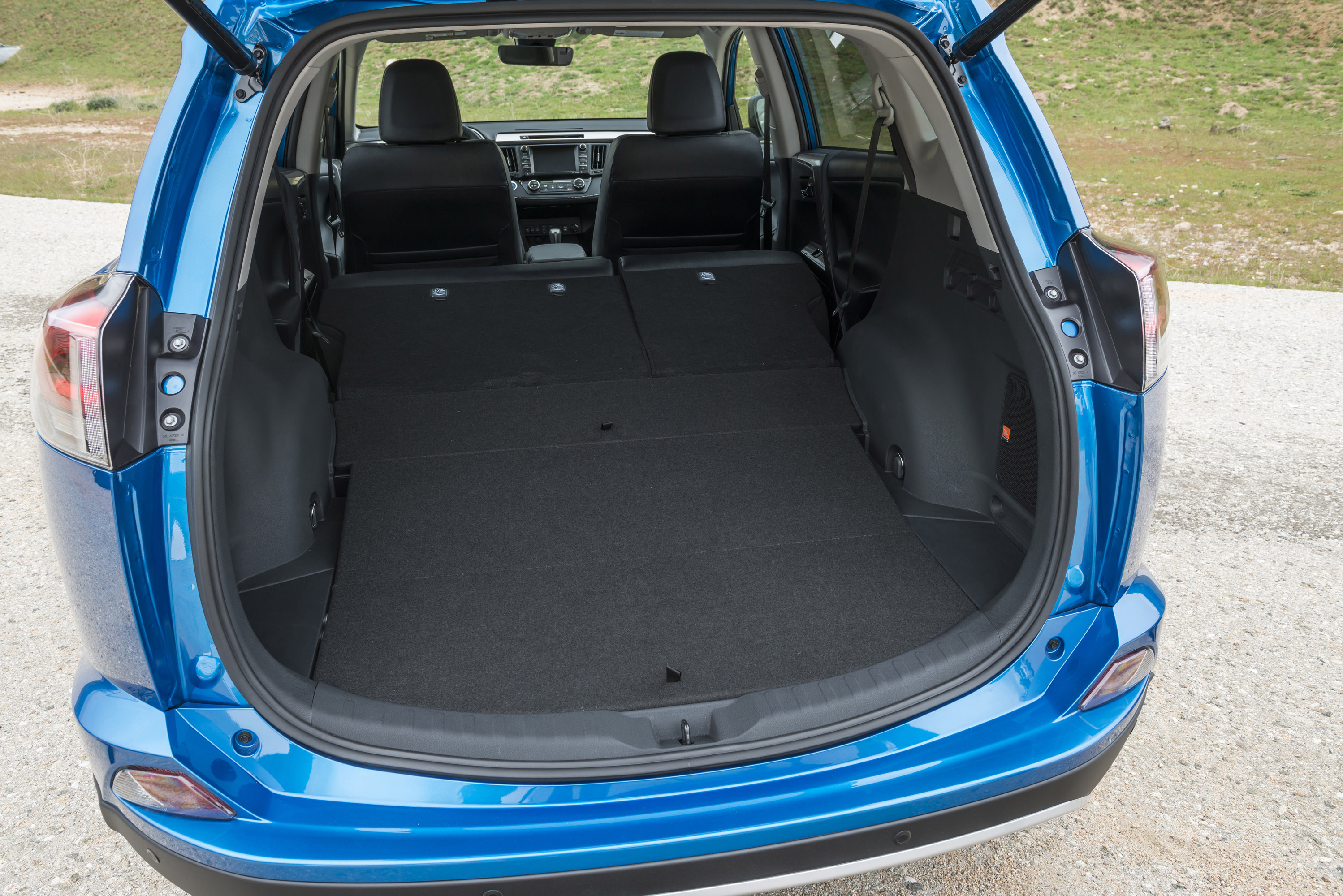 Toyota RAV4 Hybrid photo #37