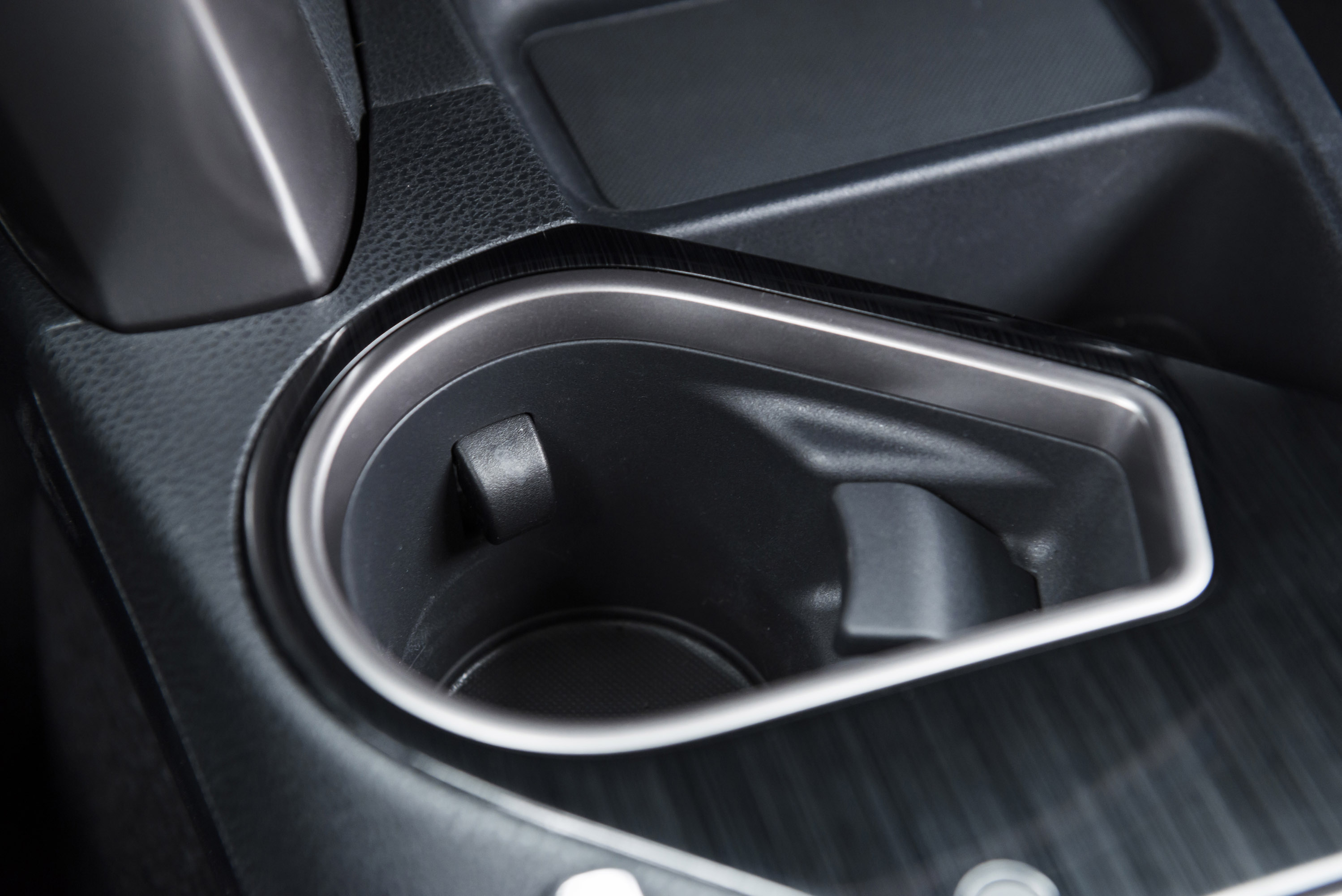 Toyota RAV4 Hybrid photo #41