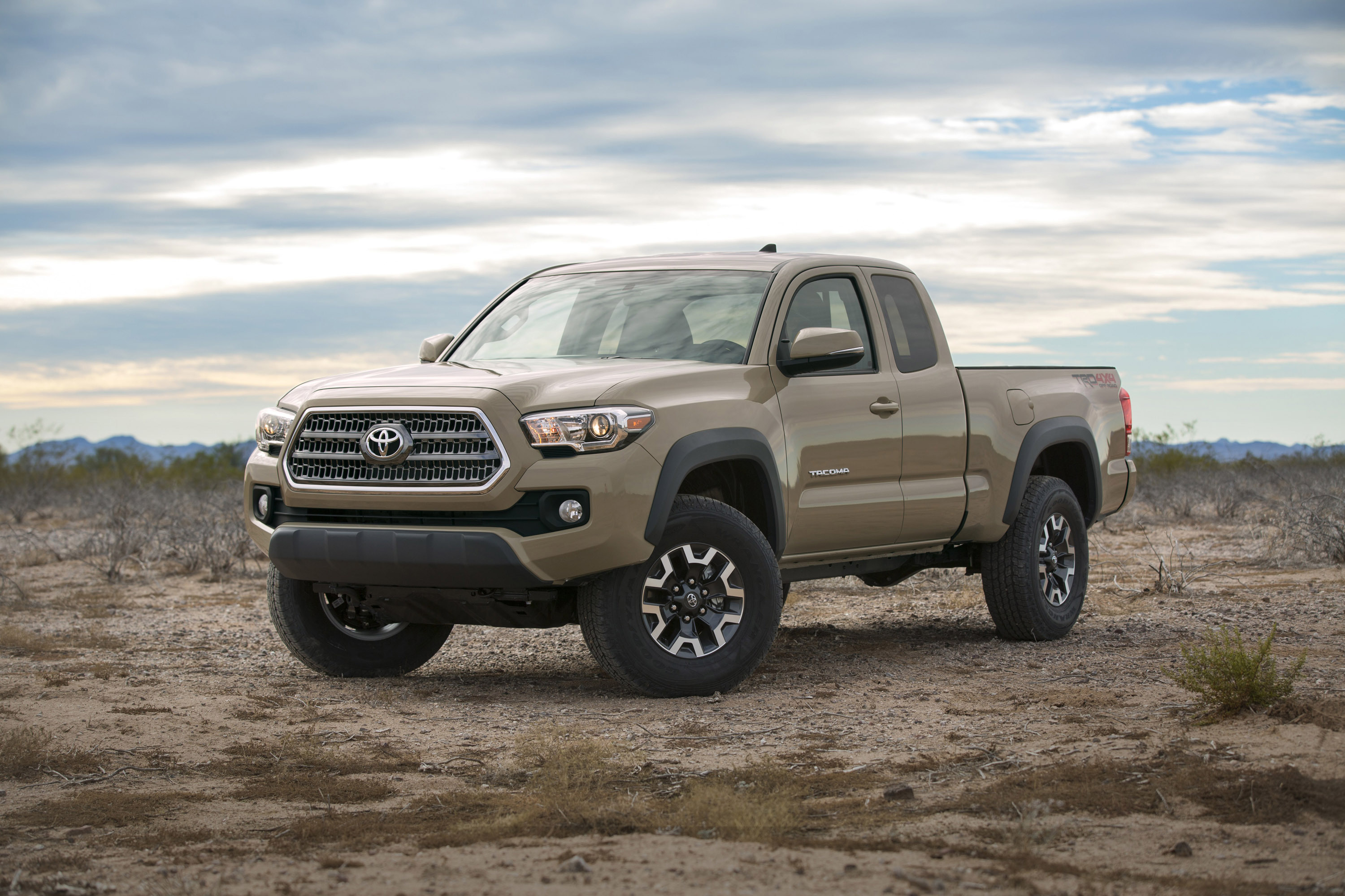 Toyota Tacoma TRD Off-Road photo #2