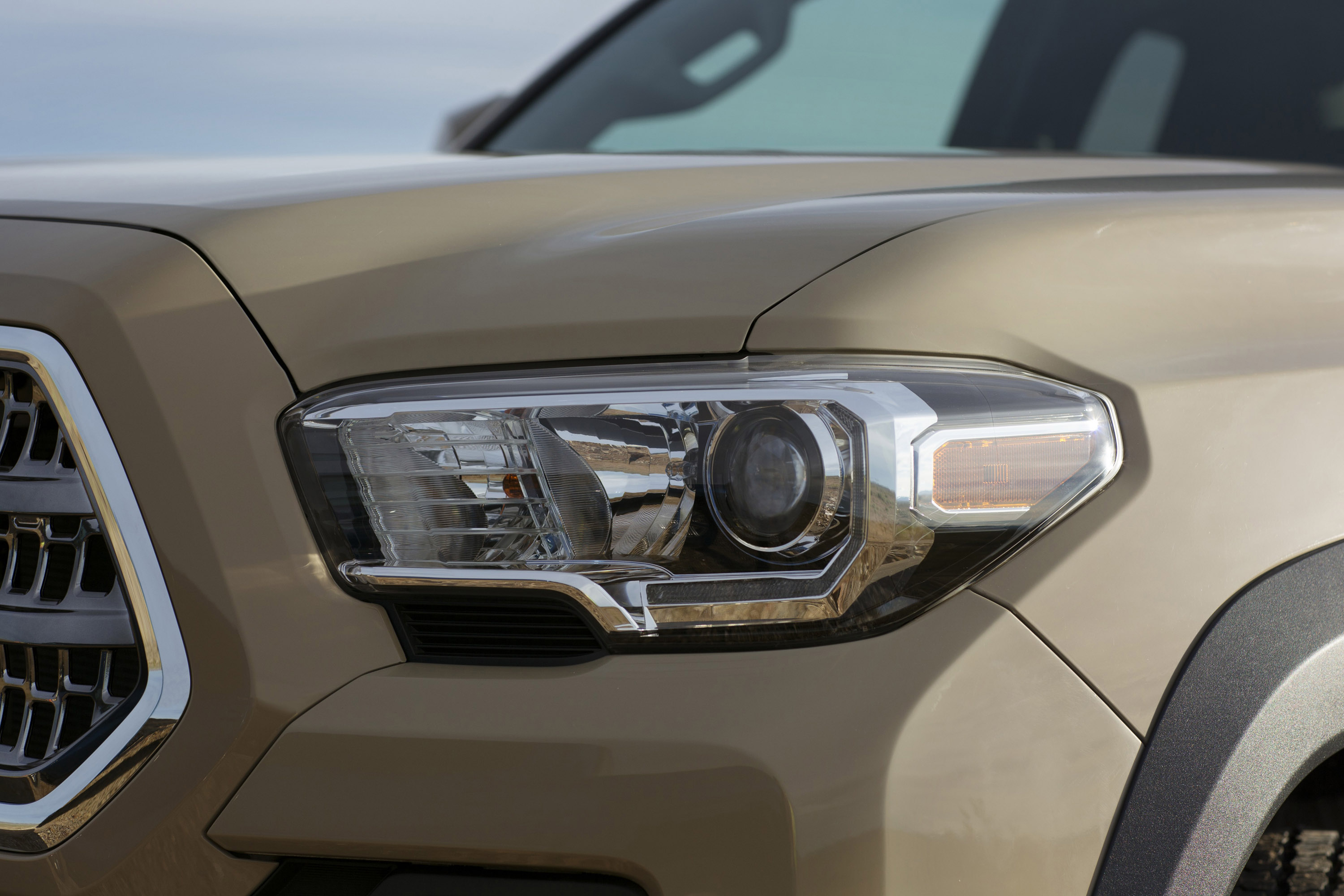 Toyota Tacoma TRD Off-Road photo #16