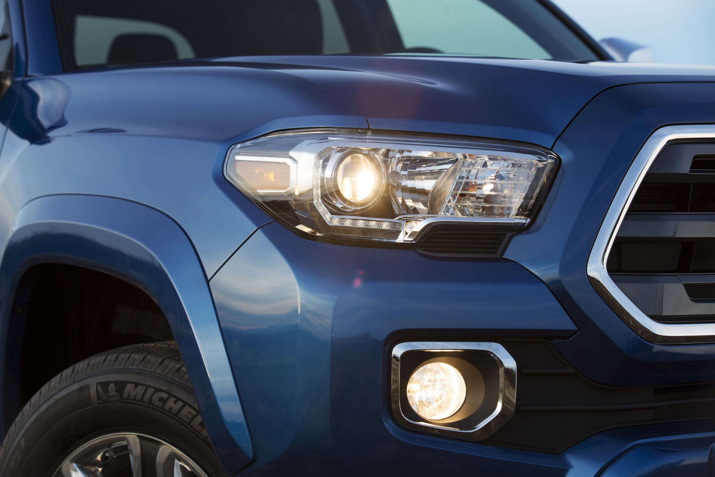 Toyota Tacoma photo #15