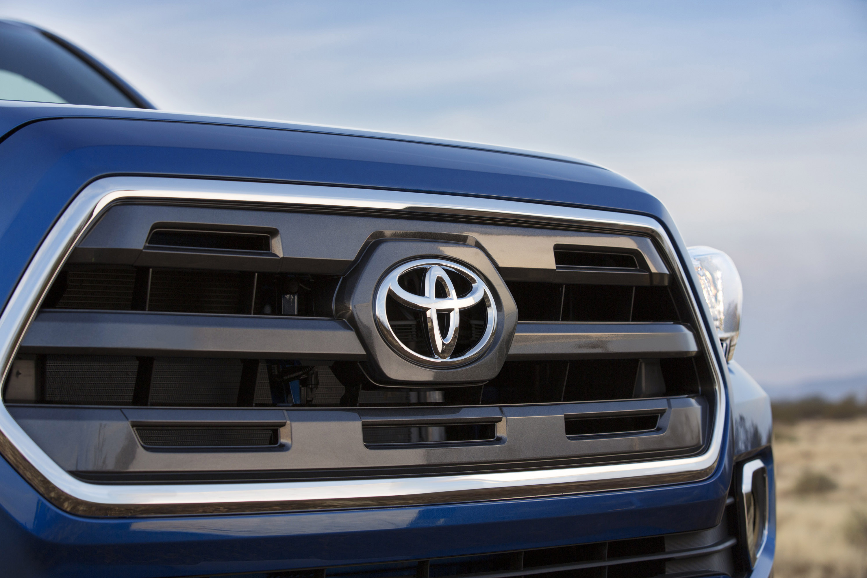 Toyota Tacoma photo #17