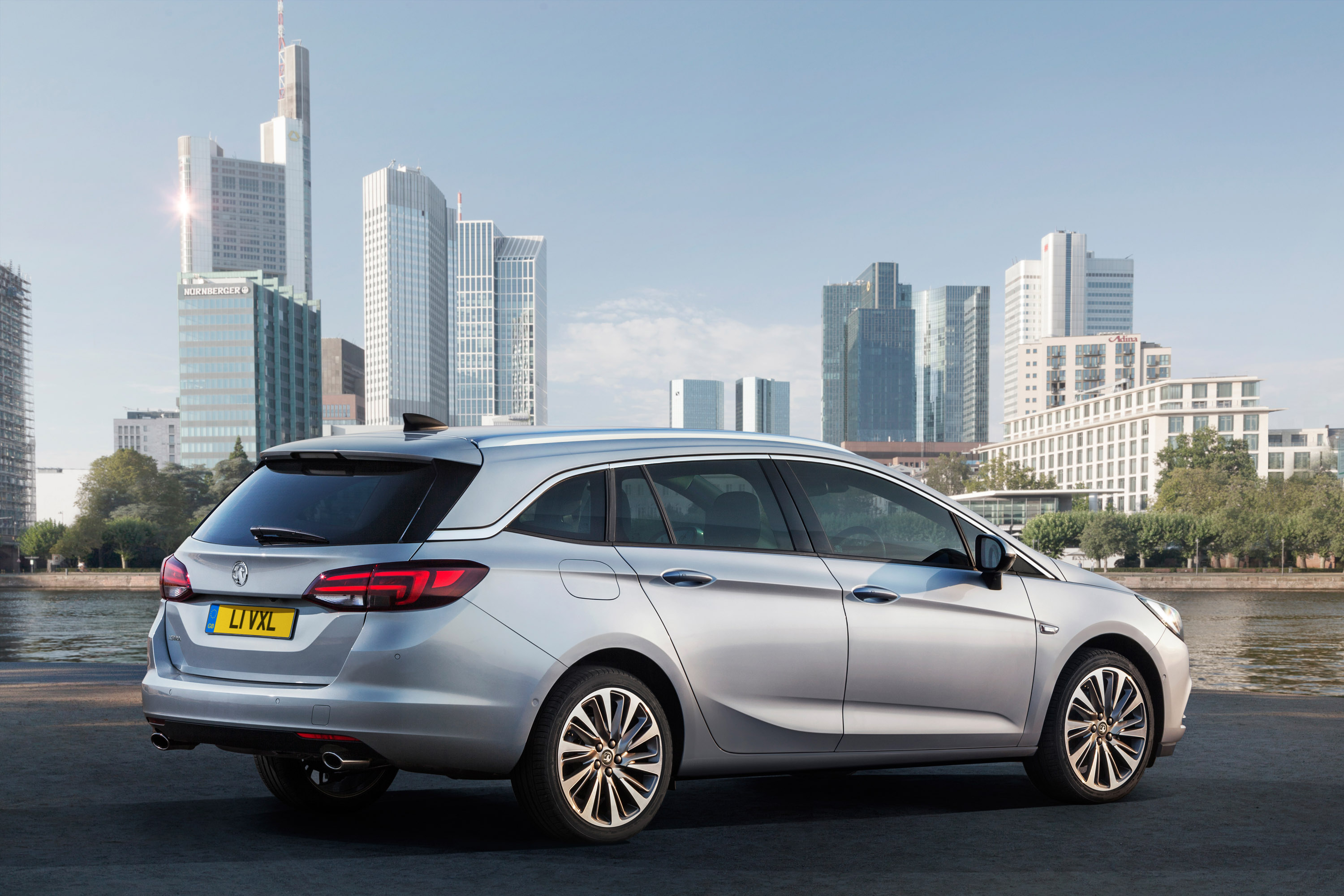 Vauxhall Astra Sports Tourer photo #5