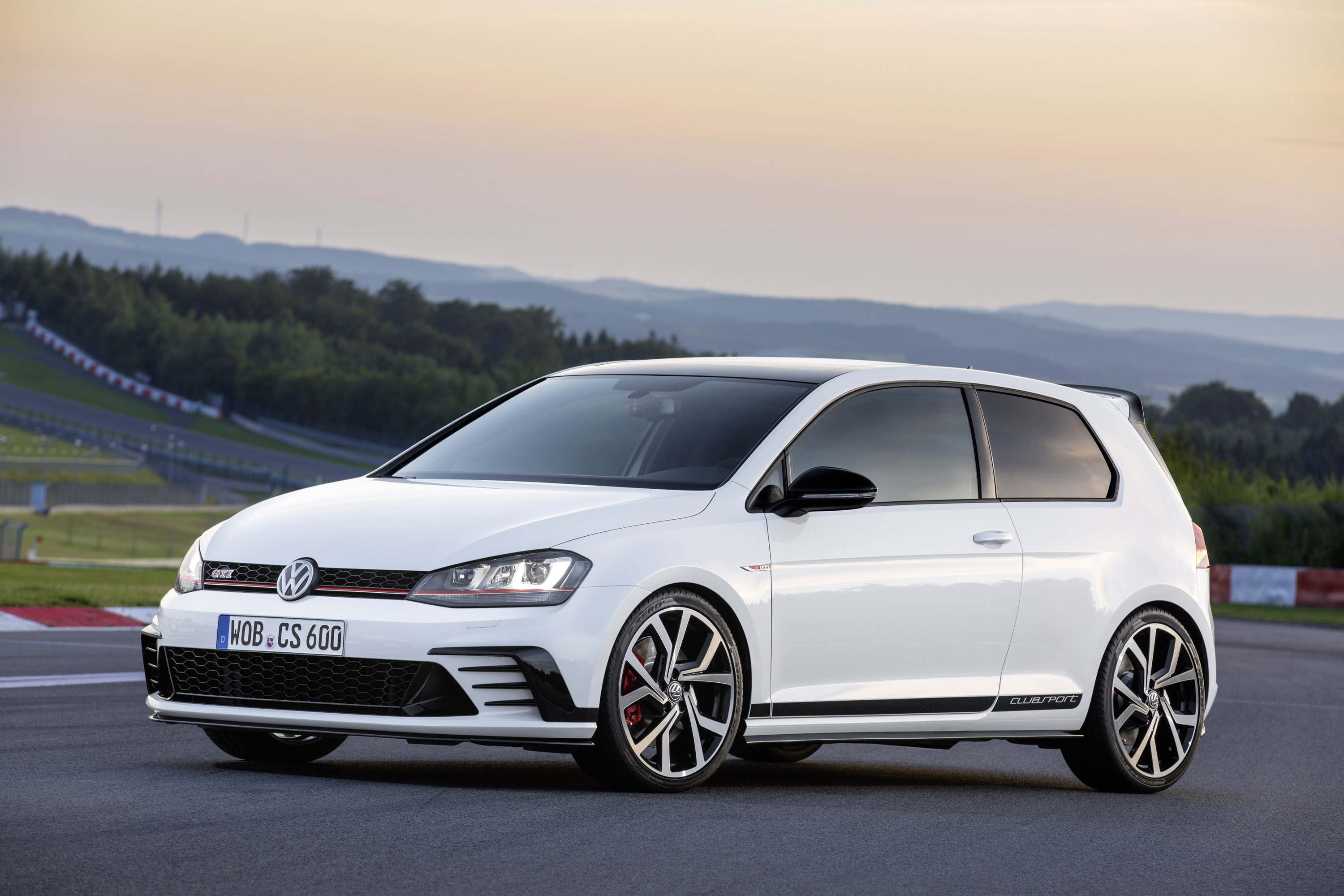 Volkswagen Golf GTI Clubsport photo #2