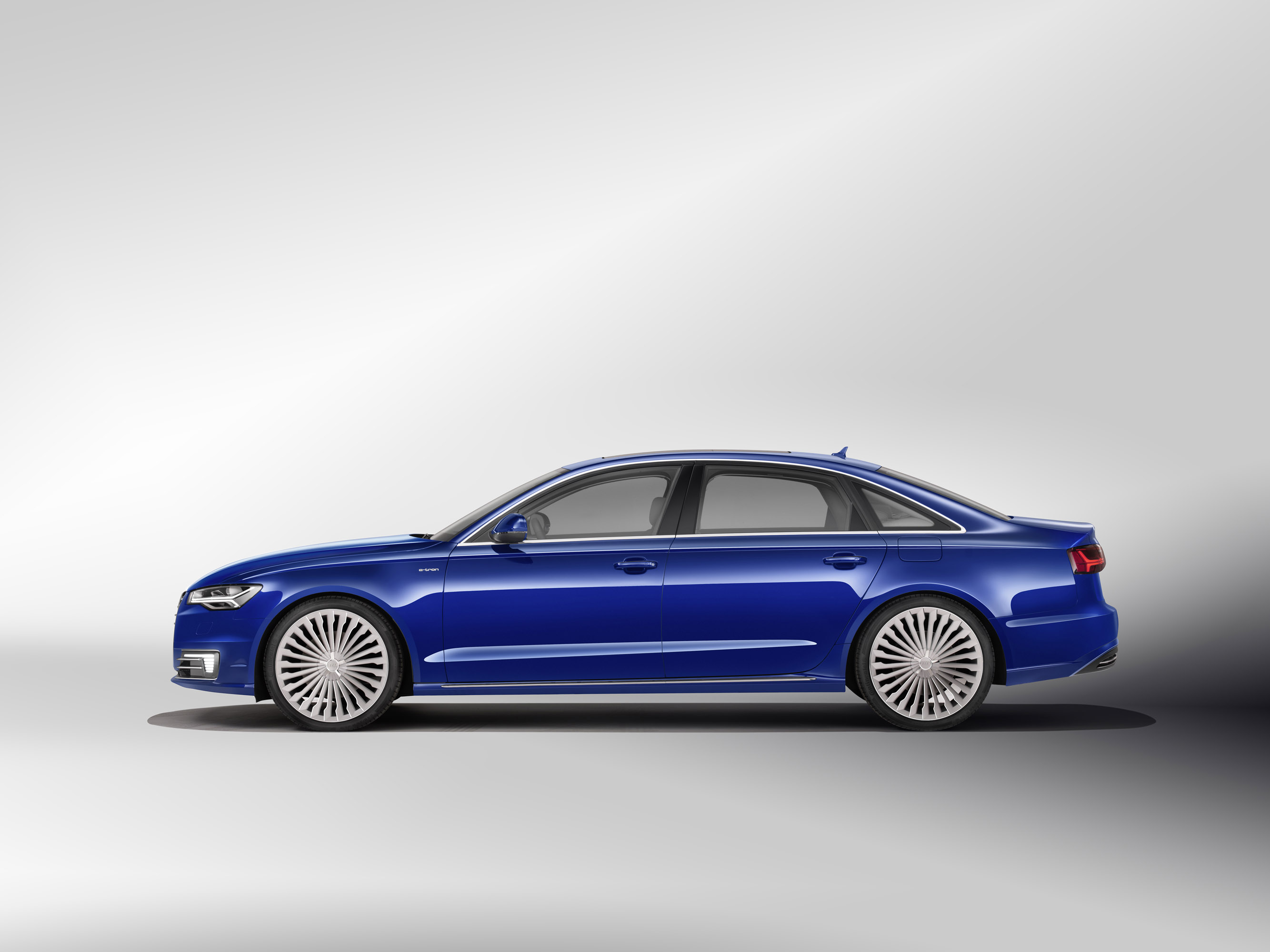 Audi A6L e-tron photo #3