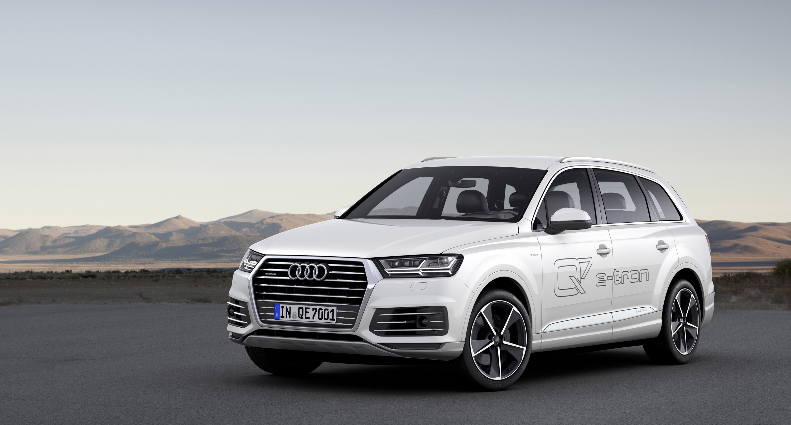 Audi Q7 e-tron 3.0 TDI quattro photo #1