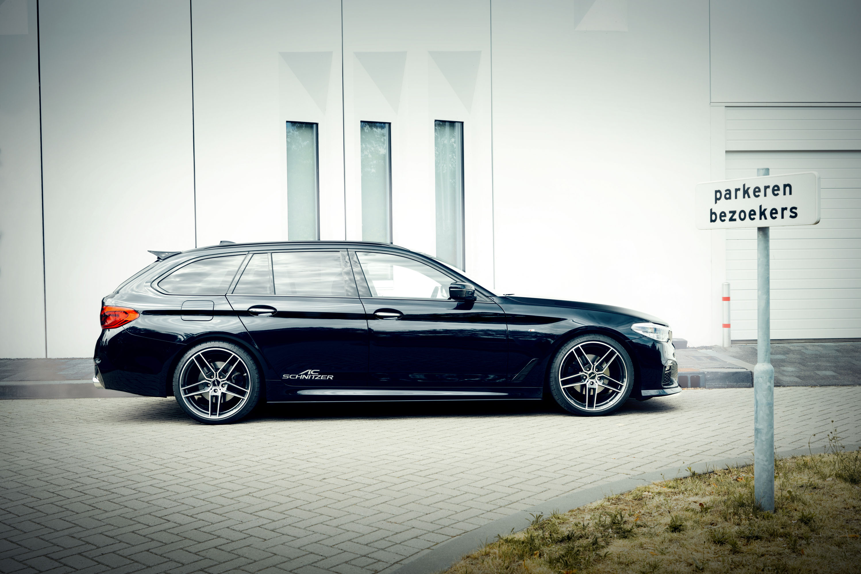 BMW 5 series G30 and G31 photo #36