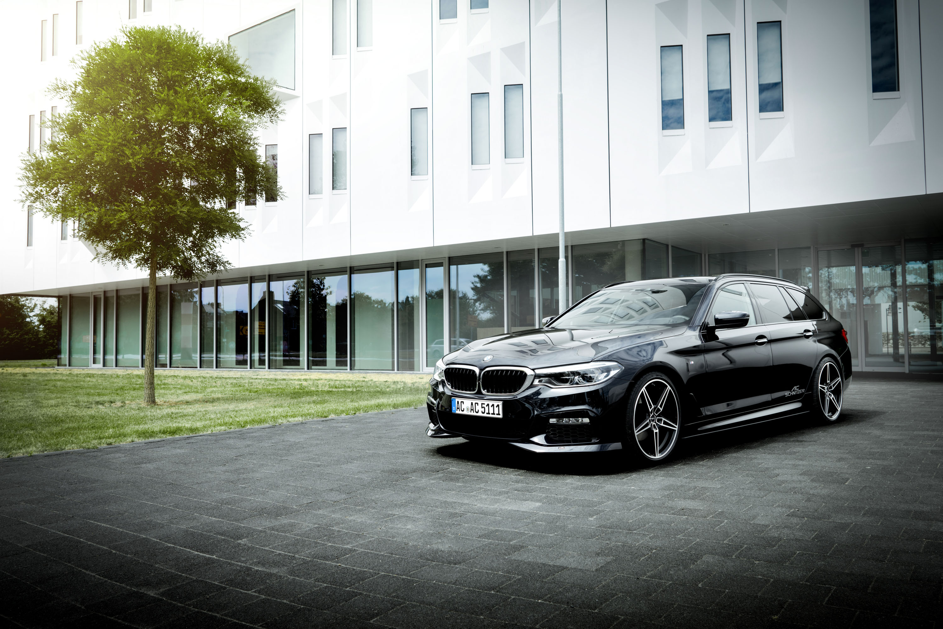 BMW 5 series G30 and G31 photo #38