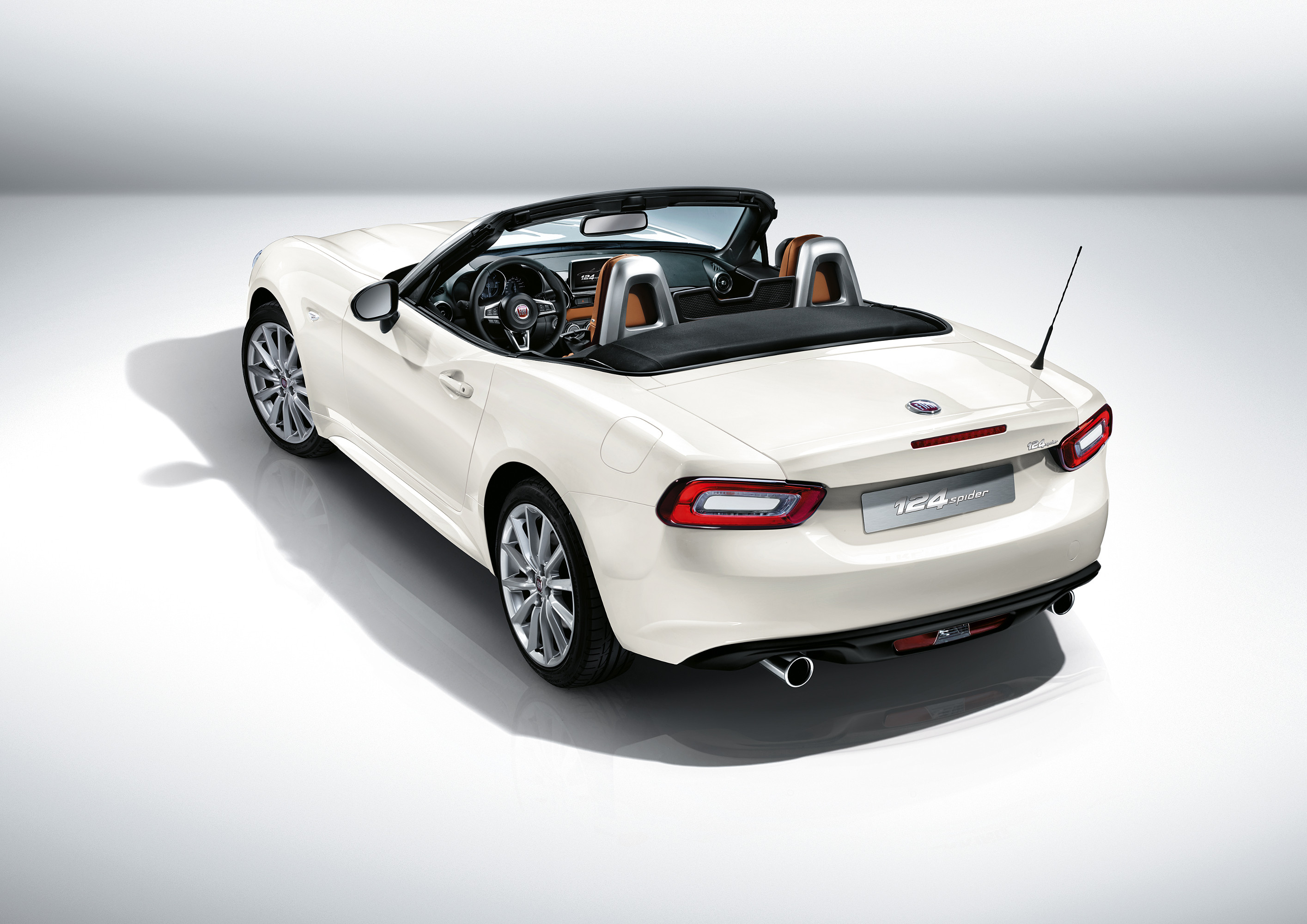 Fiat 124 Spider photo #3