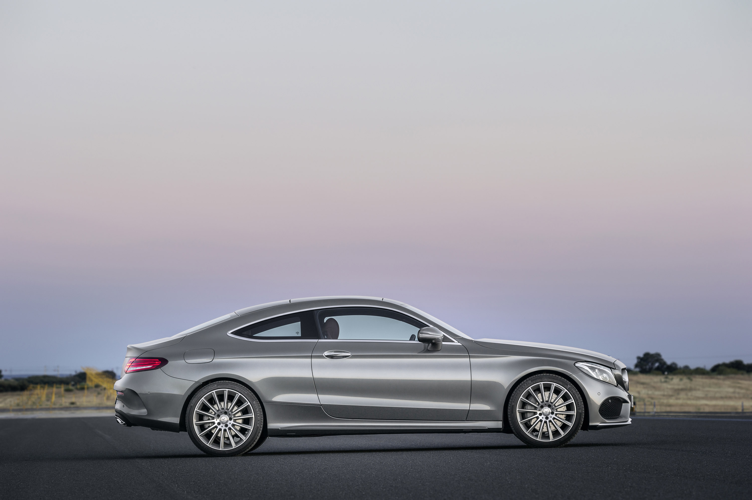Mercedes-Benz C-Class Coupe photo #19