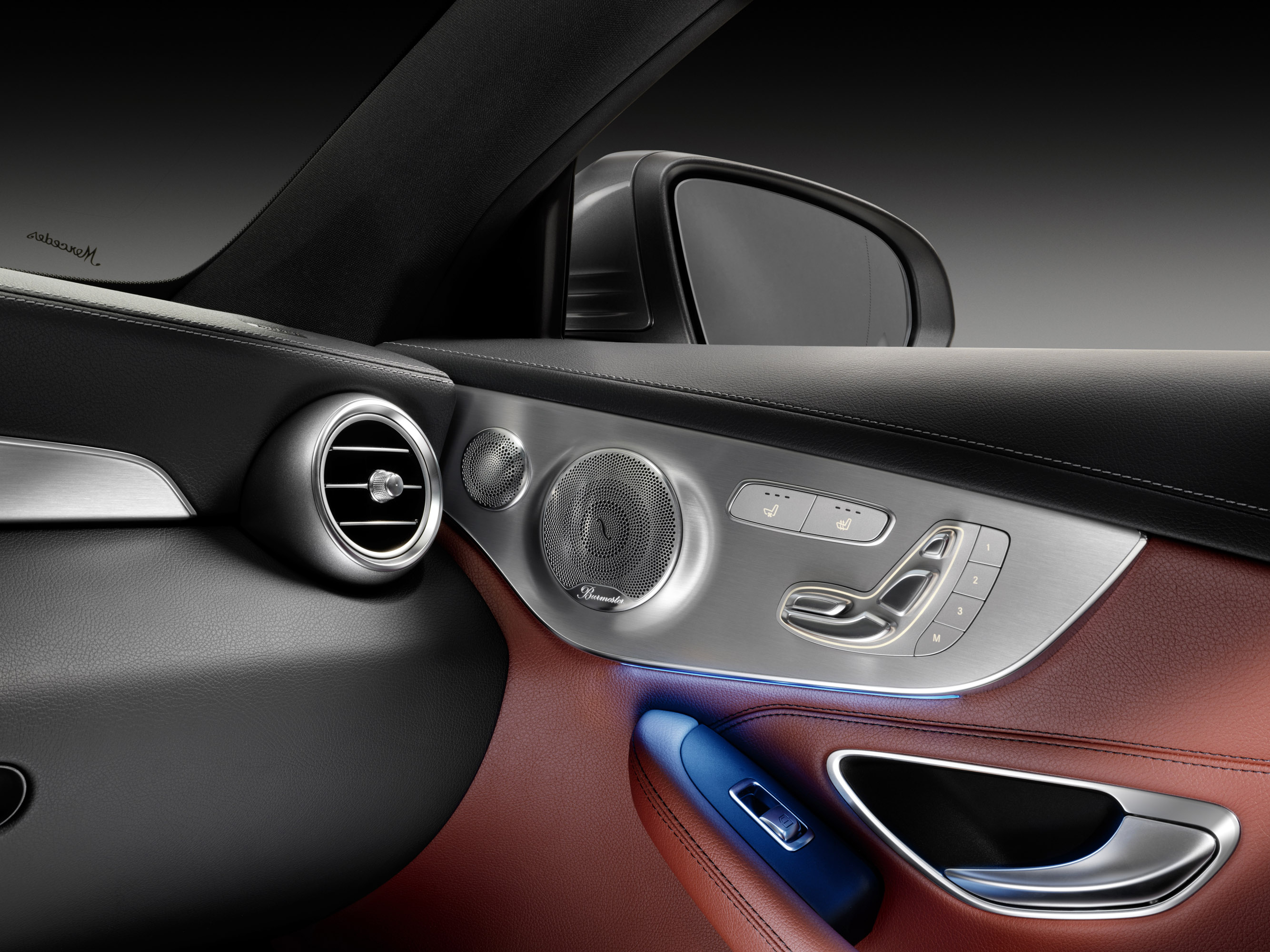 Mercedes-Benz C-Class Coupe photo #25