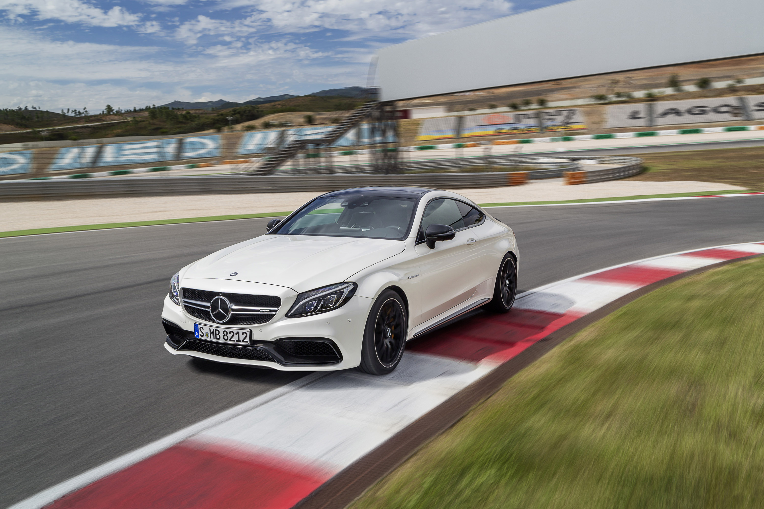 Mercedes-Benz C63 AMG Coupe photo #2