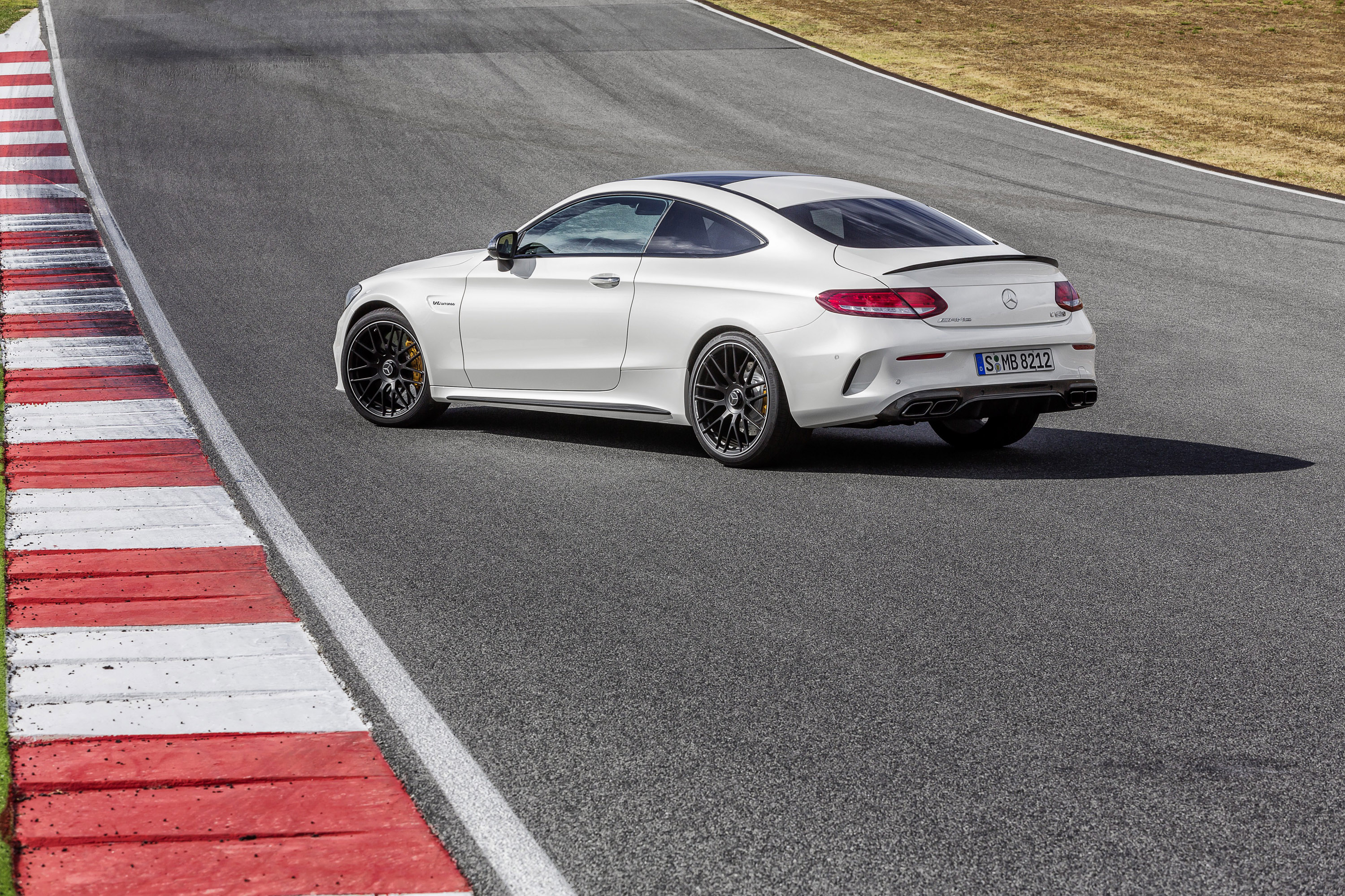 Mercedes-Benz C63 AMG Coupe photo #16