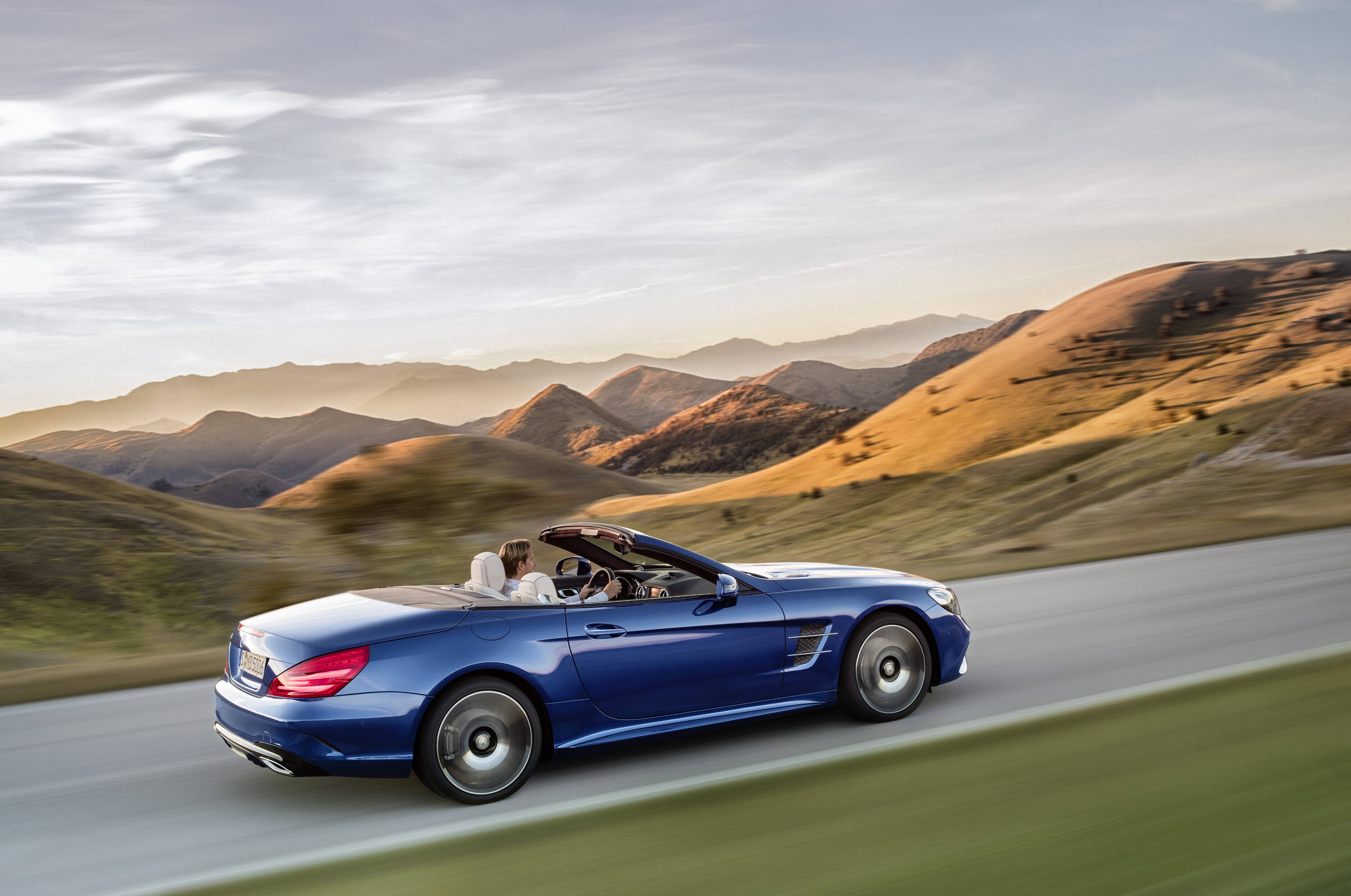 Mercedes-Benz SL photo #14