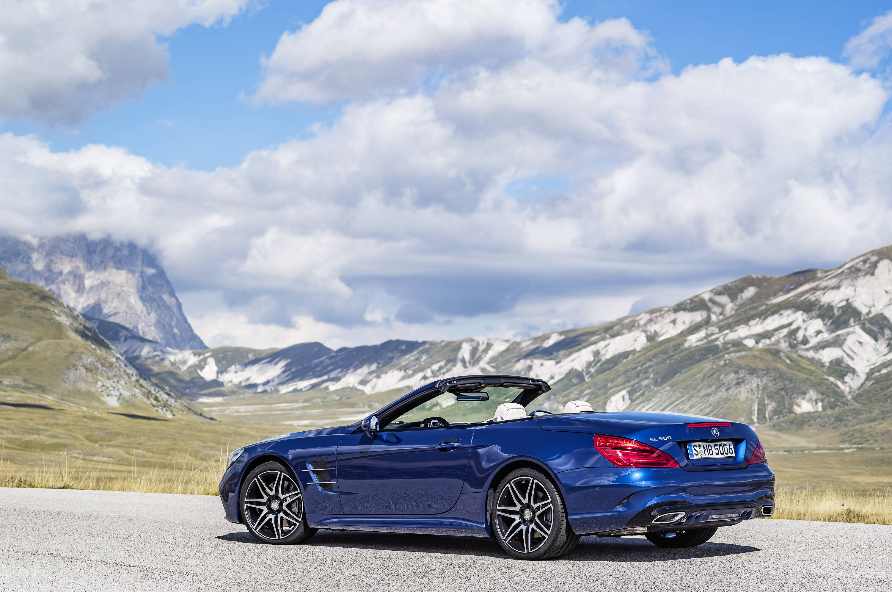 Mercedes-Benz SL photo #16