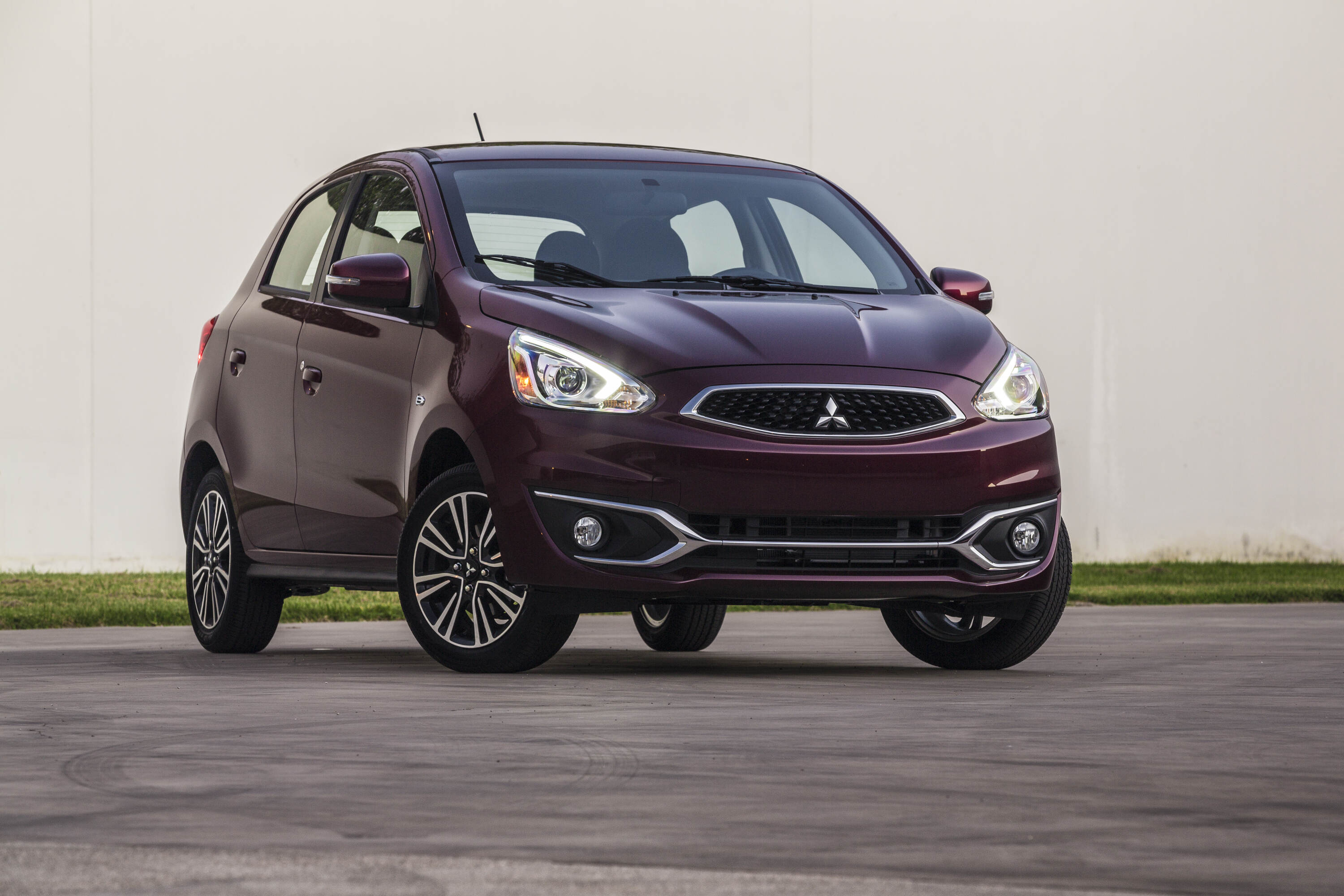 Mitsubishi Mirage GT photo #1