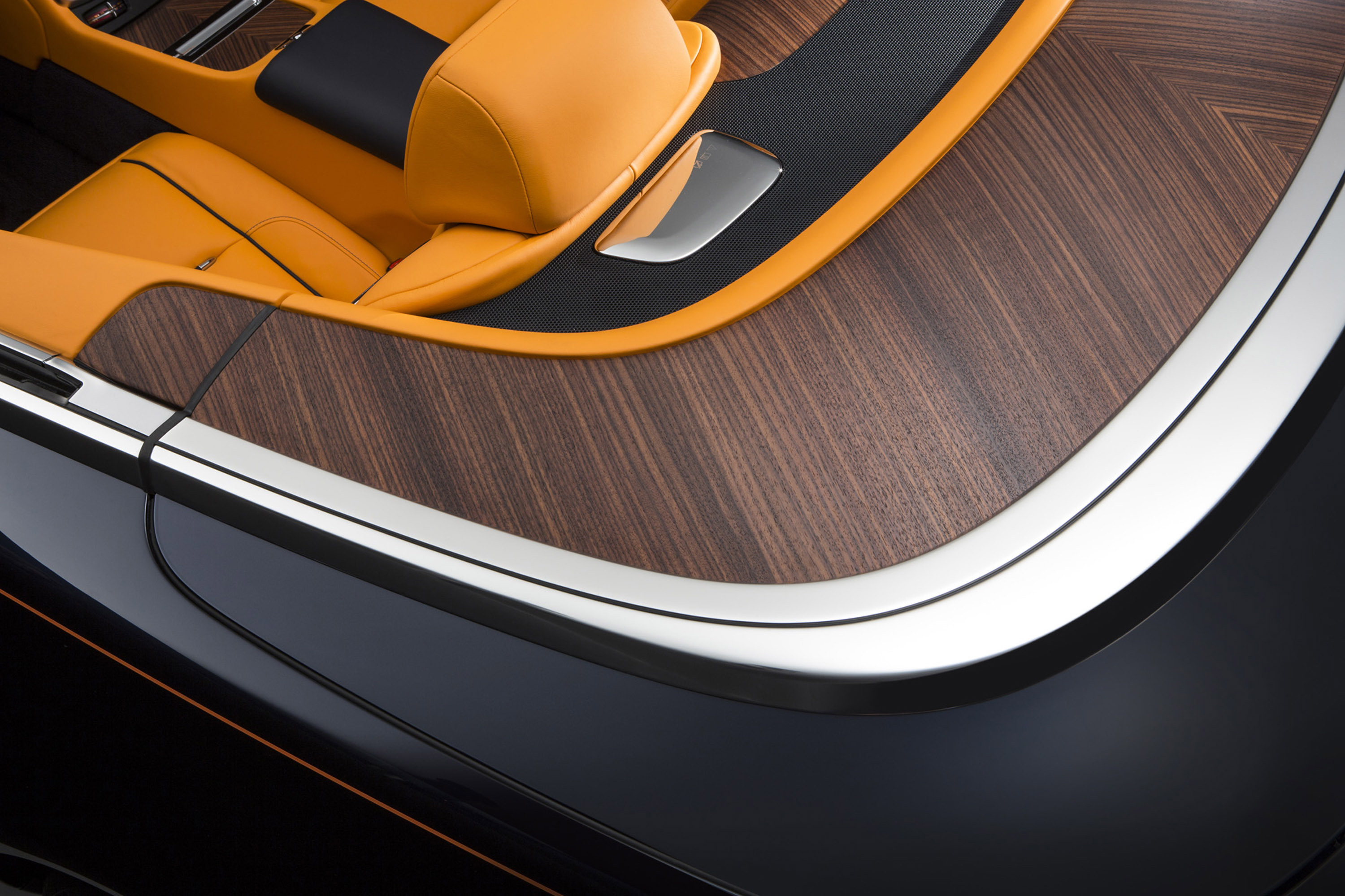 Rolls-Royce Dawn photo #16