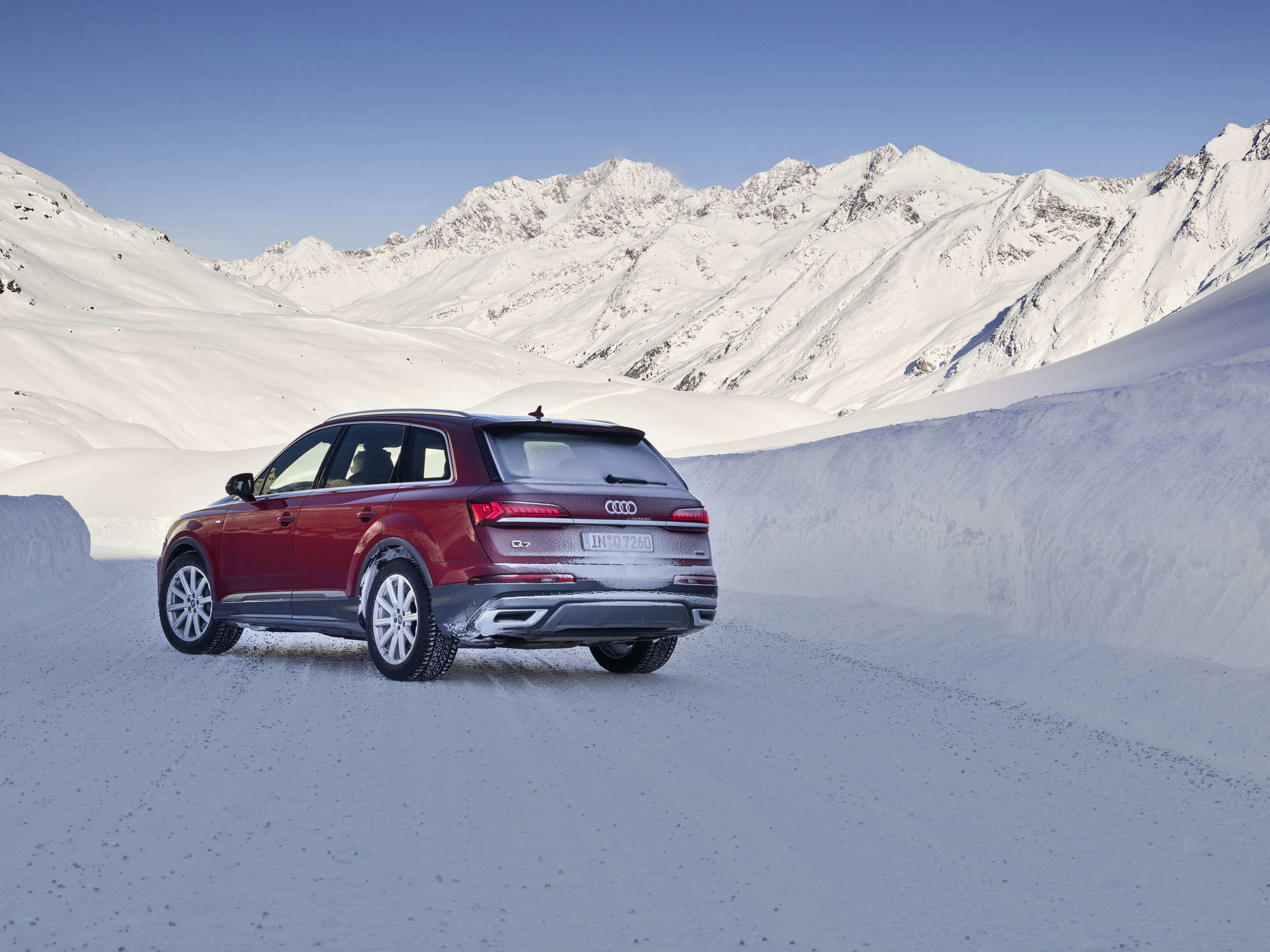 Audi Q7 photo #9