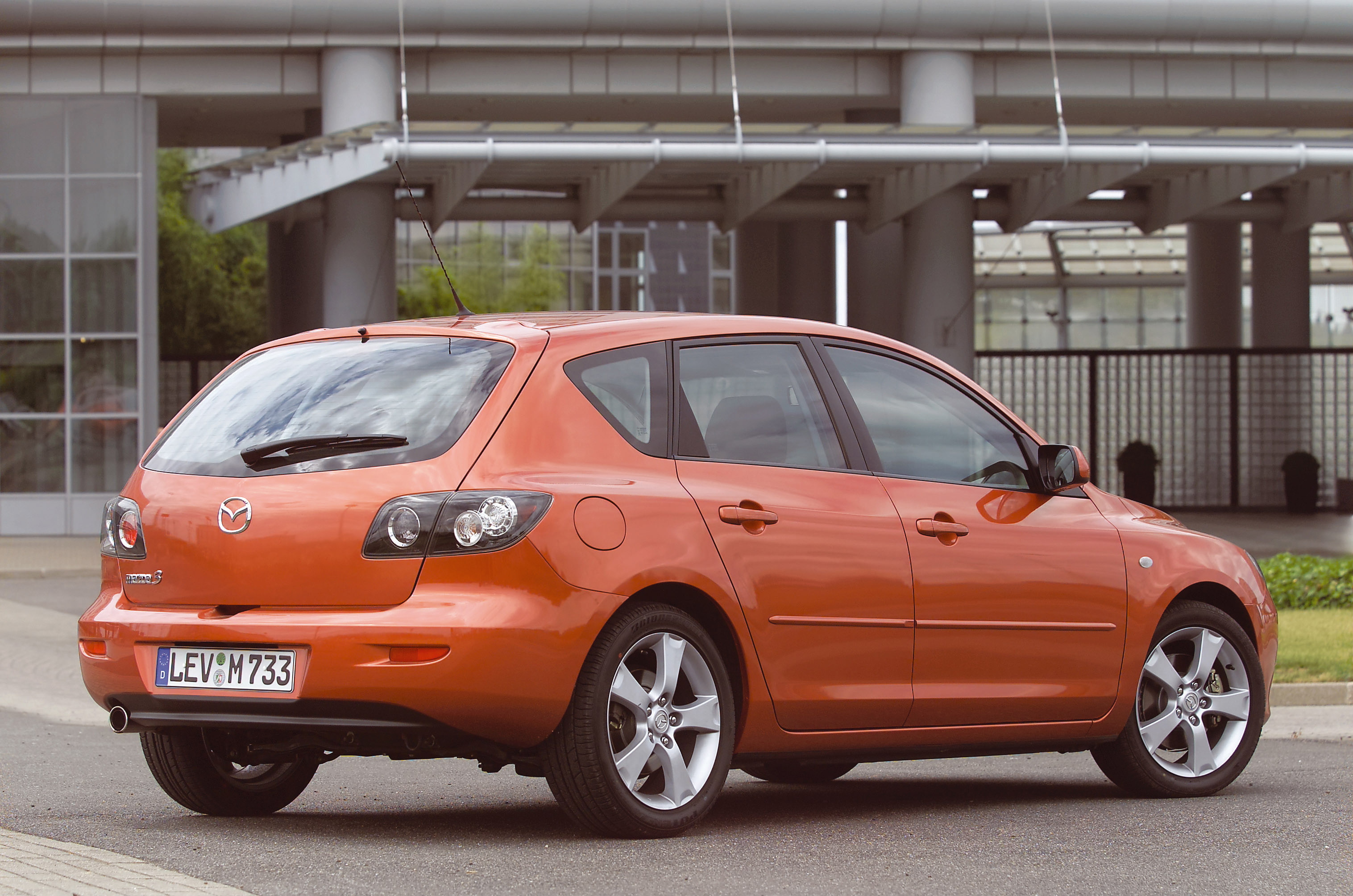 Мазда хэтчбек 2006. Mazda 3 BK хэтчбек. Mazda 3 2003 хэтчбек. Мазда 2 хэтчбек 2003. Mazda 3 BK 2004 хэтчбек.