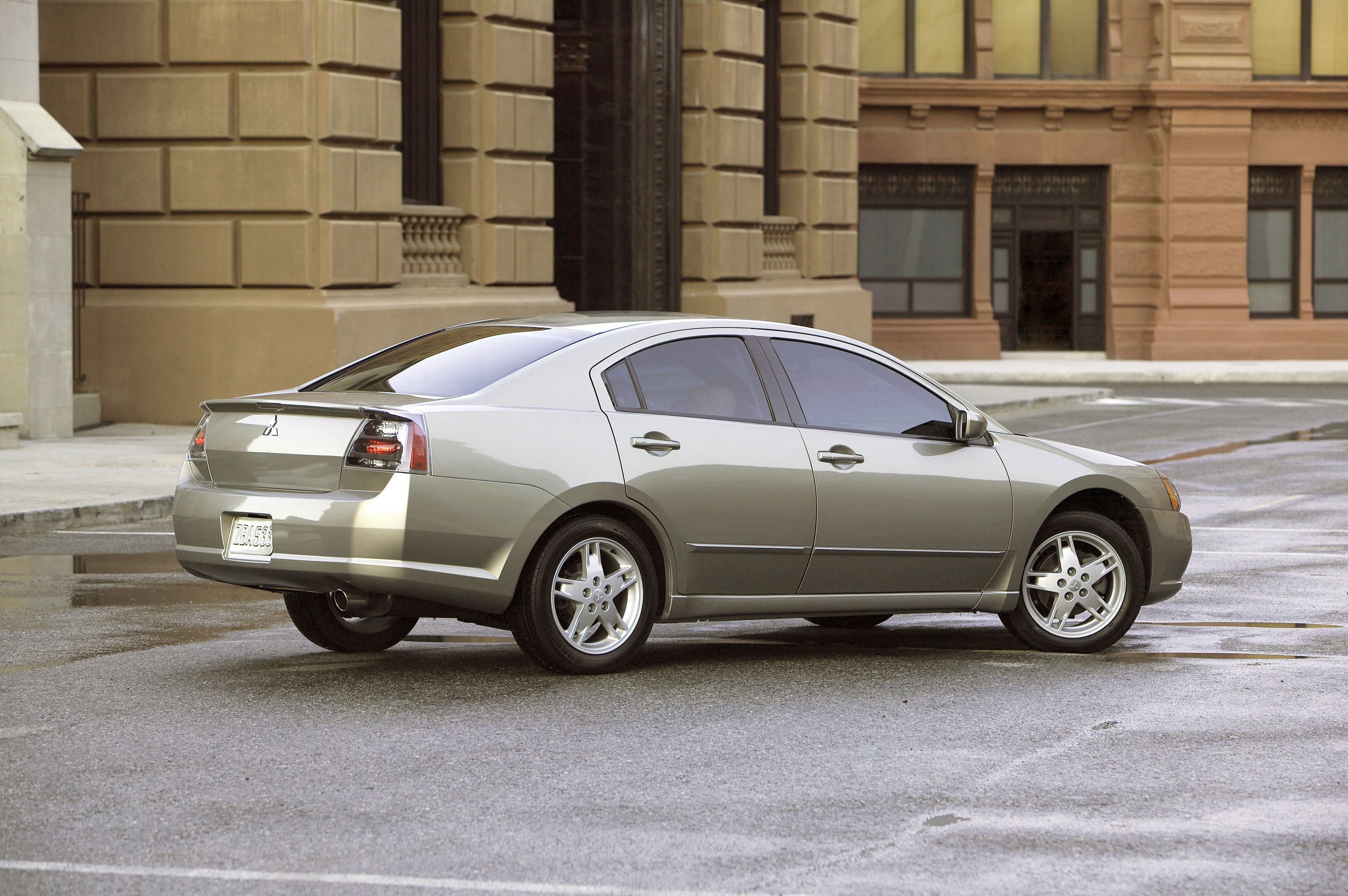 Мицубиси галант задние. Мицубиси Галант 2005. Mitsubishi Galant IX (2003-2012). Mitsubishi Galant 9. Митсубиси Галант 2005.