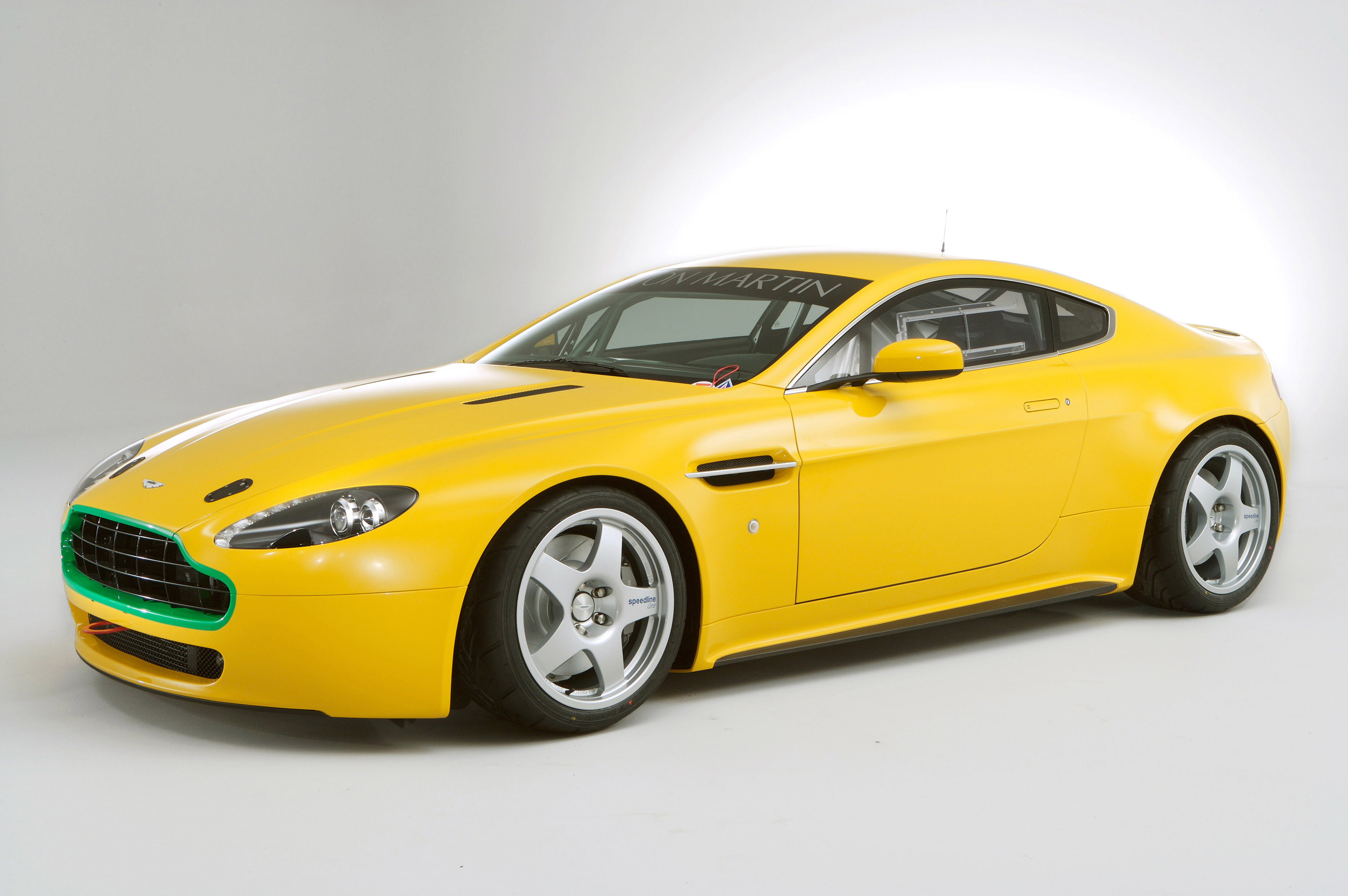 Aston Martin v8 Vantage gt2 2008