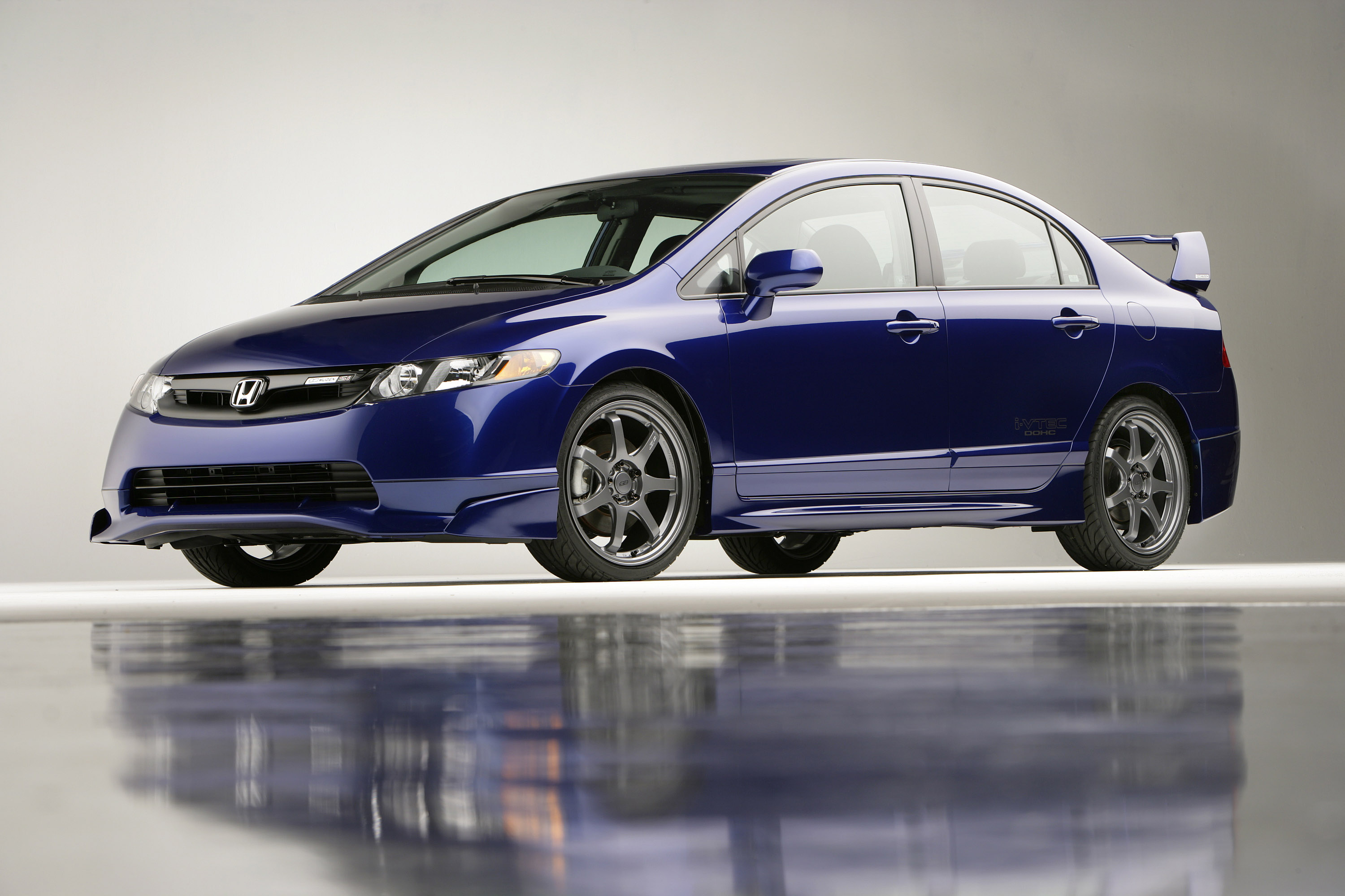 Машина хонда. Honda Civic Mugen si sedan 2008. Honda Civic 2008 седан. Хонда Цивик 2008 седан. Honda Civic 2008 Mugen.