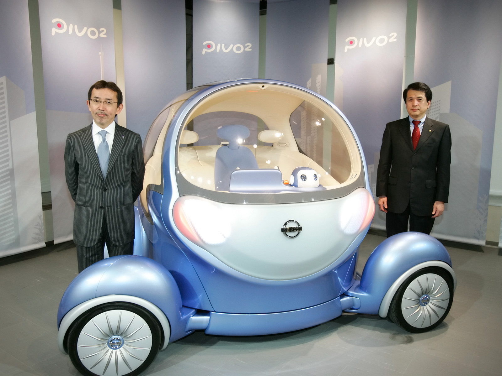 Nissan pivo 4