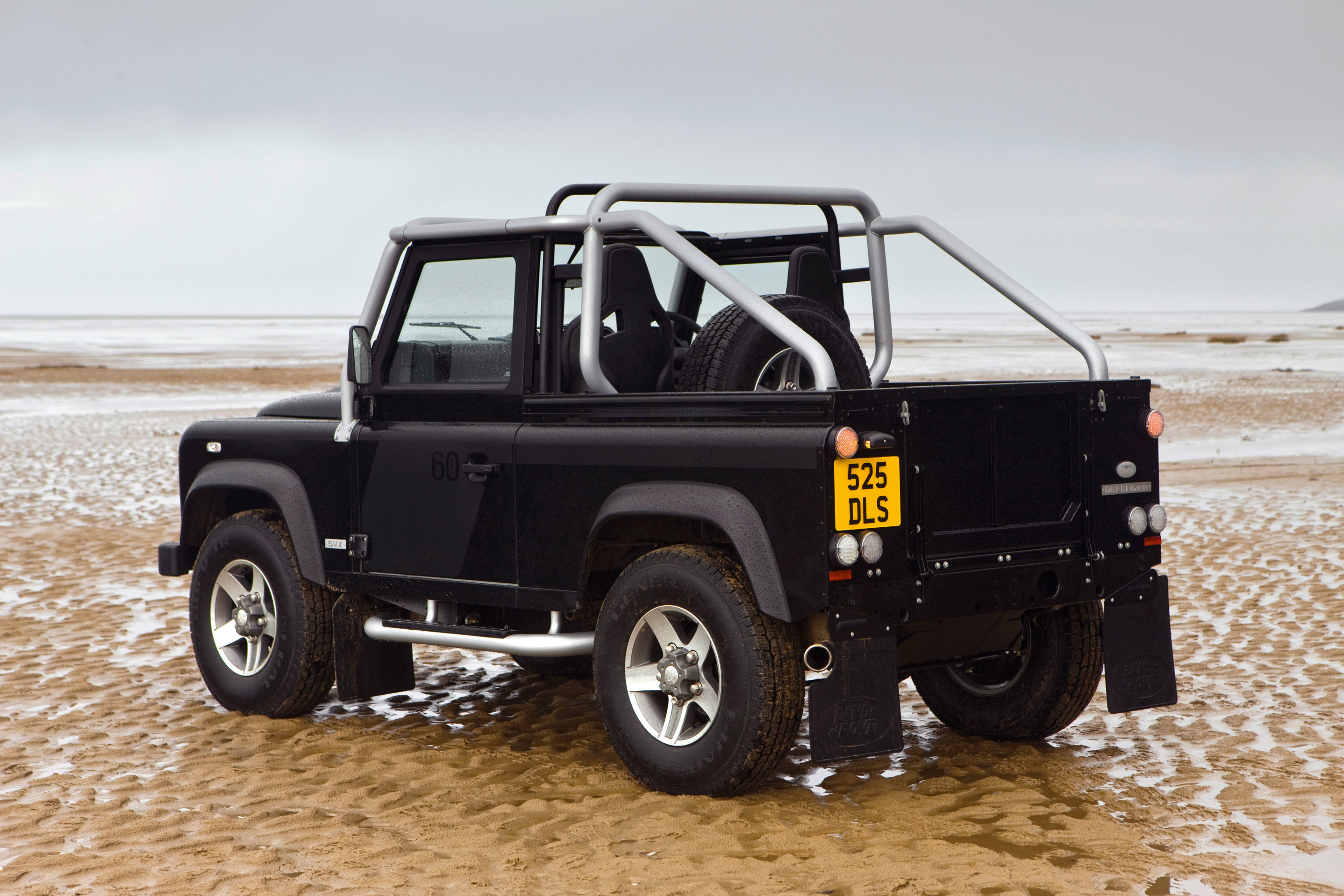 Джип с кузовом. Ленд Ровер Дефендер SVX. Land Rover Defender кабриолет. Ленд Ровер Дефендер 60. Ленд Ровер Дефендер 90 2008.