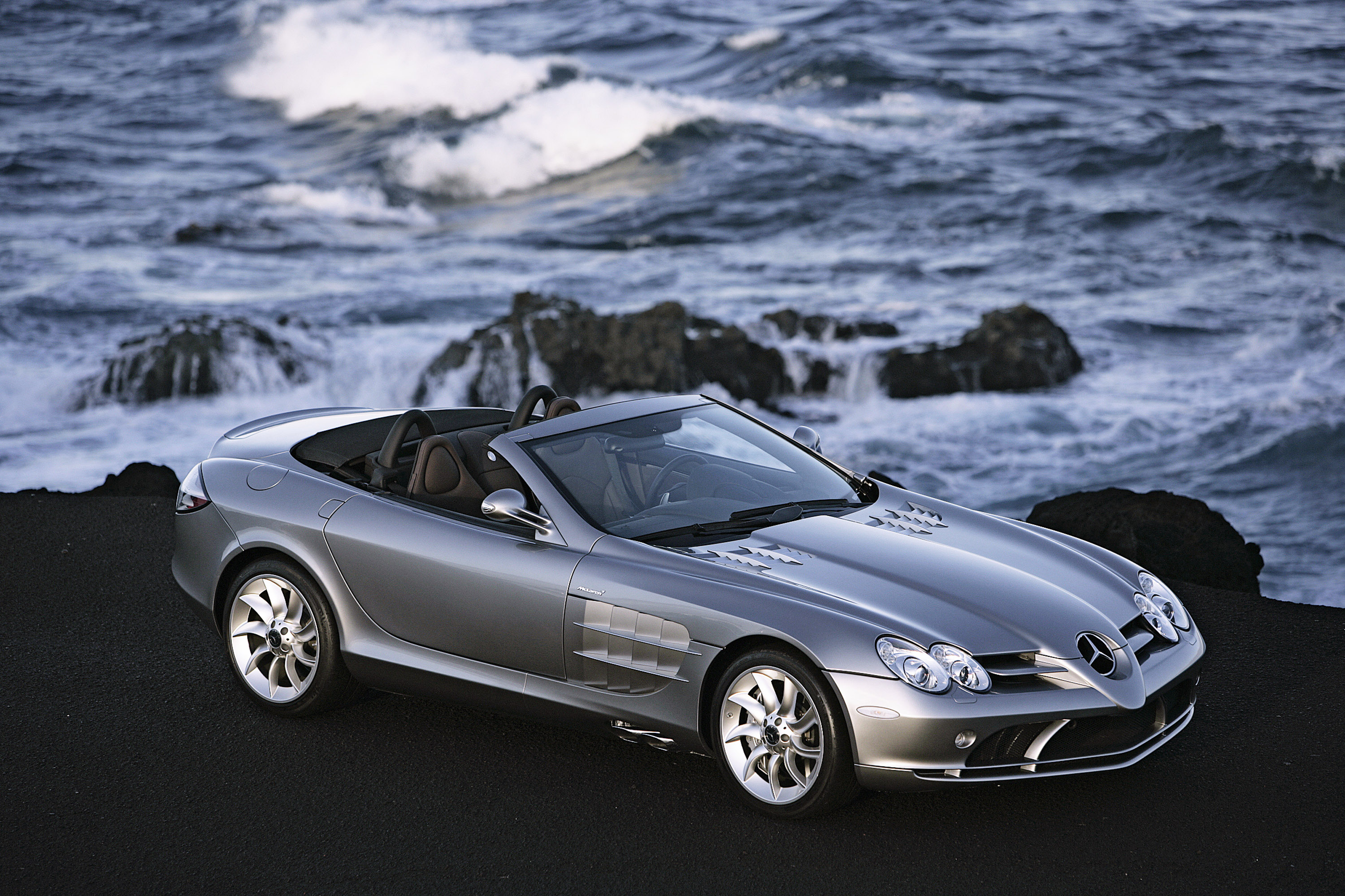 Mercedes maclaren. Мерседес SLR MCLAREN. Mercedes-Benz SLR MCLAREN кабриолет. Mercedes SLR Roadster. MCLAREN SLR c199.