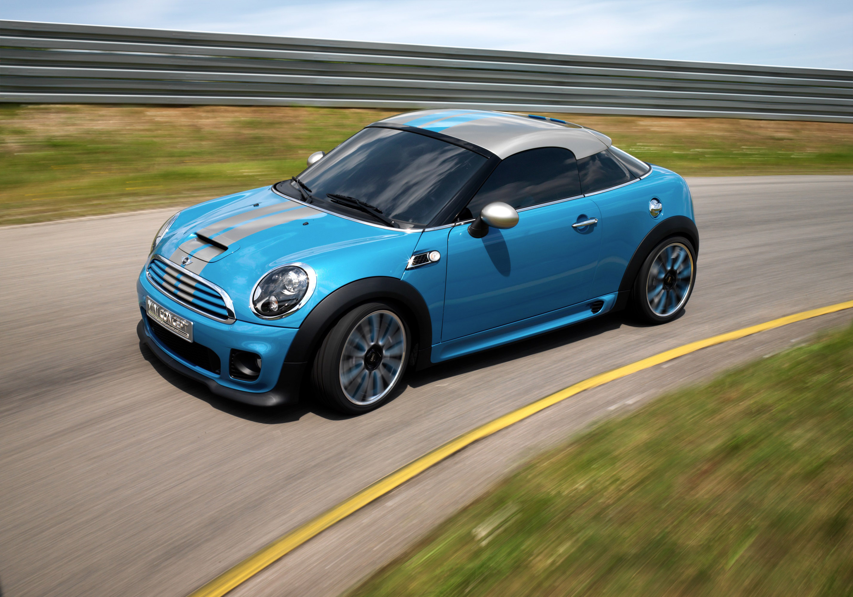 Мини гибрид. Мини Купер купе. Mini Cooper Coupe 2013. Мини Купер двухдверный. Mini Cooper 2009.