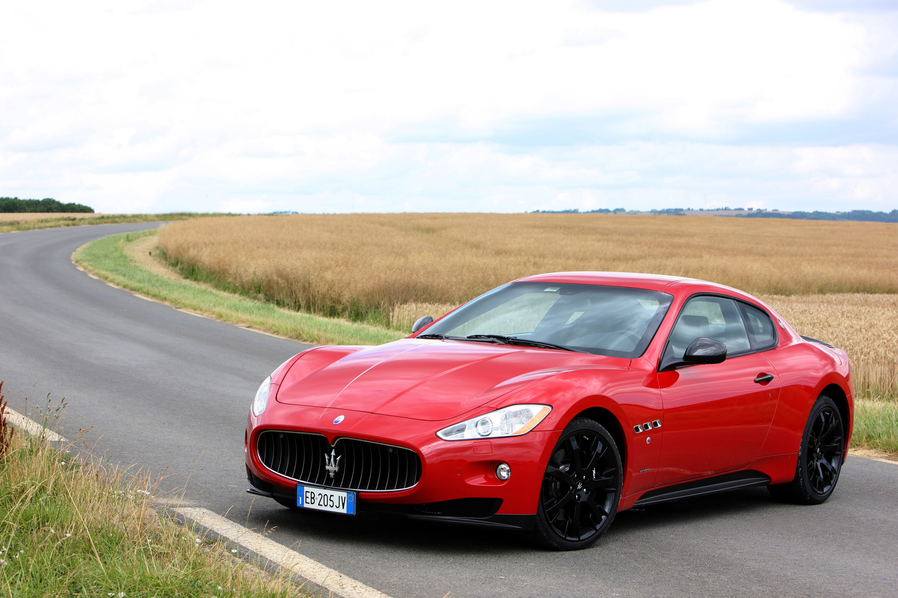 Мазерати гранд туризмо. Maserati GRANTURISMO Red. Мазерати 2 местная. Maserati GRANTURISMO 2016 Red 3d. Maserati модели.